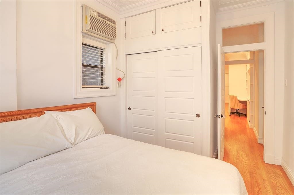 1122 HUDSON ST Unit: 2B