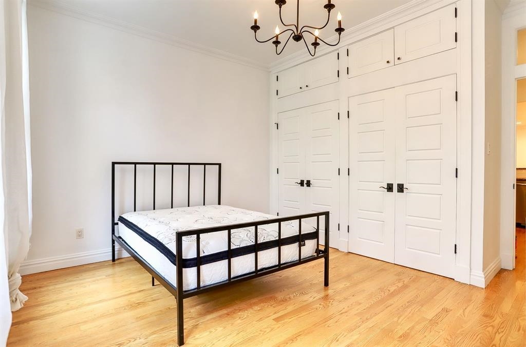 1122 HUDSON ST Unit: 2B