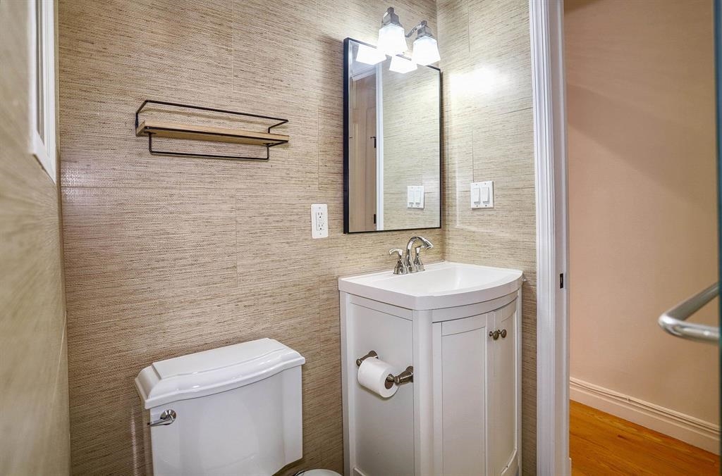 1122 HUDSON ST Unit: 2B