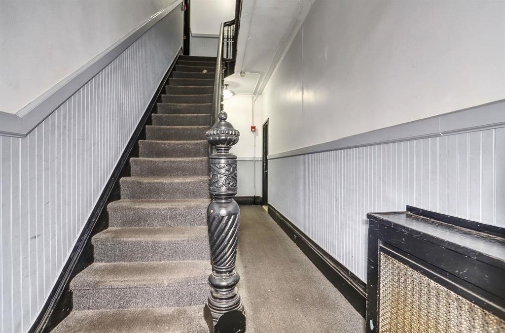 1122 HUDSON ST Unit: 2B