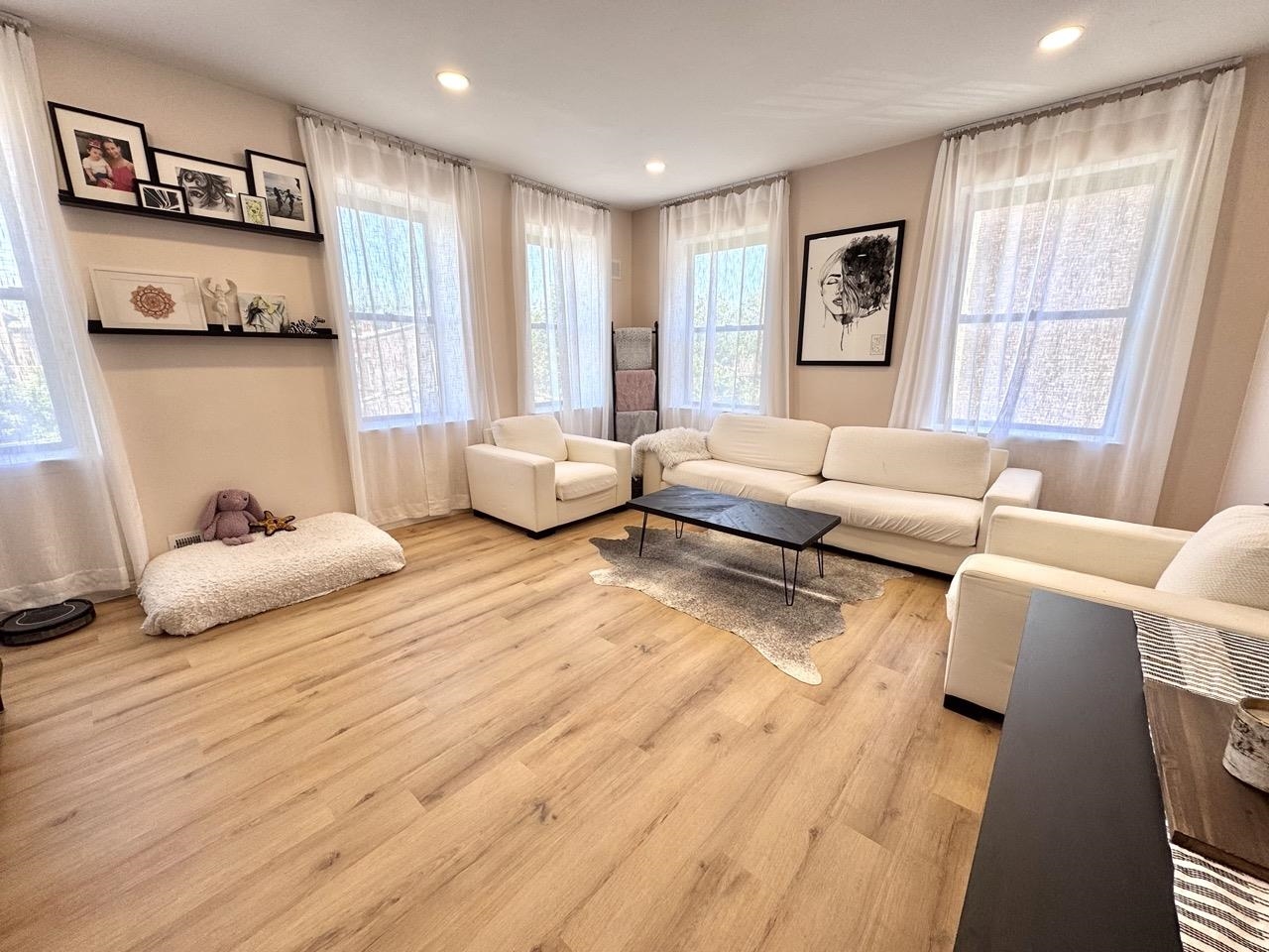 200 CENTRAL AVE Unit: D2