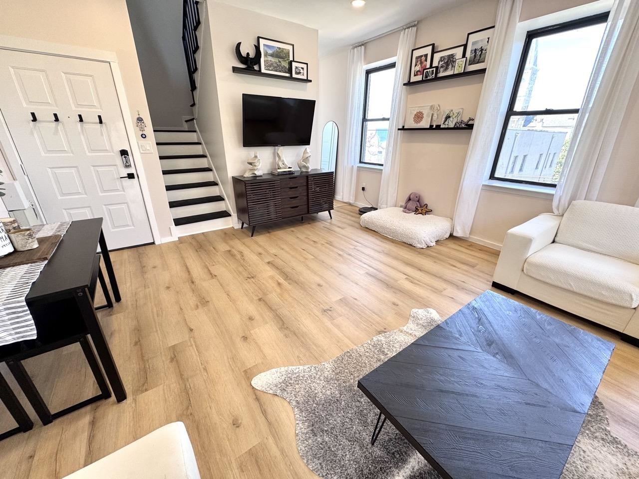 200 CENTRAL AVE Unit: D2