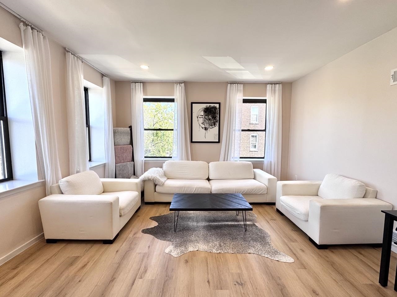 200 CENTRAL AVE Unit: D2