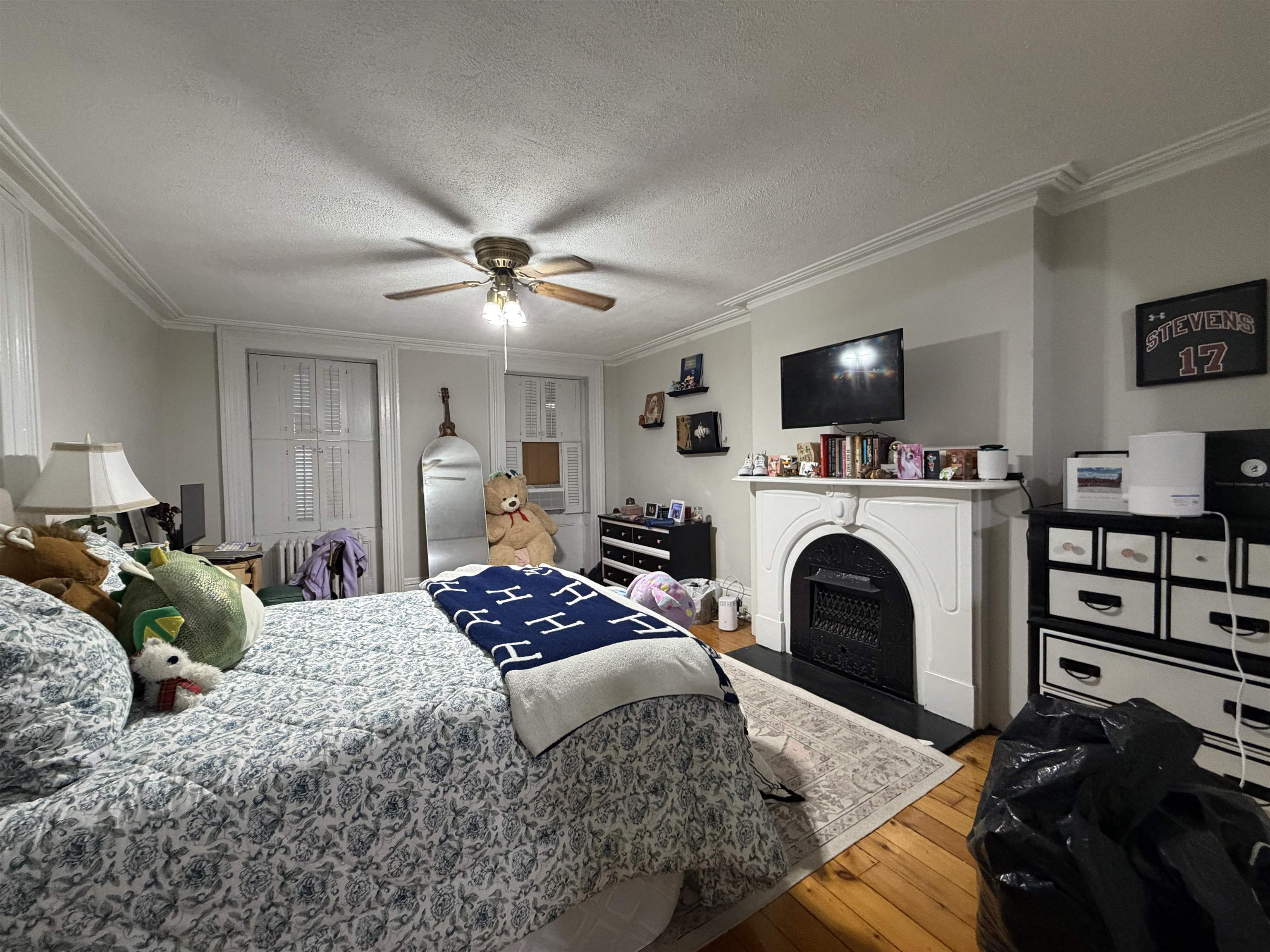 710 HUDSON ST Unit: 1