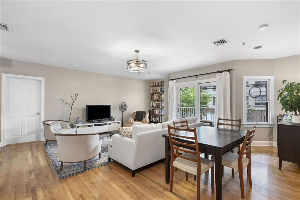 215 GRAND ST Unit: 1F