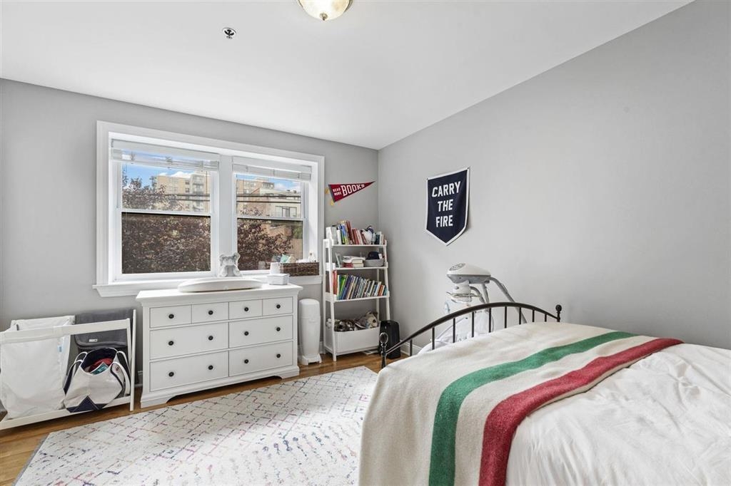 215 GRAND ST Unit: 1F