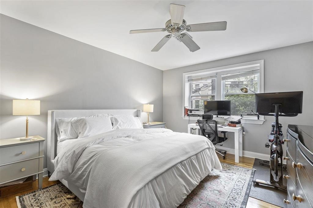 215 GRAND ST Unit: 1F