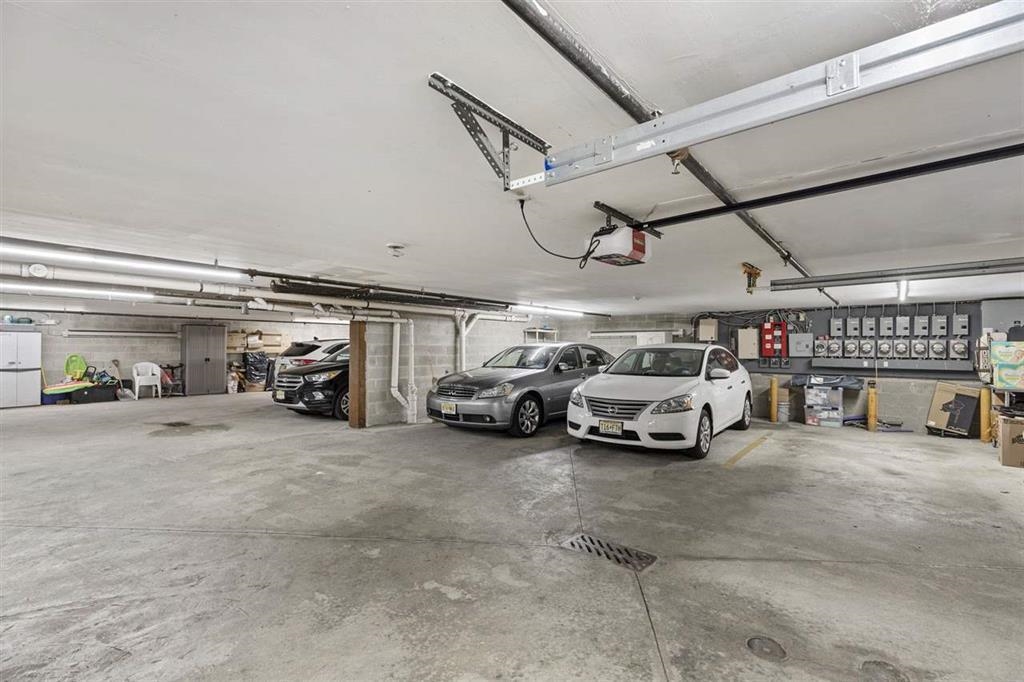 215 GRAND ST Unit: 1F