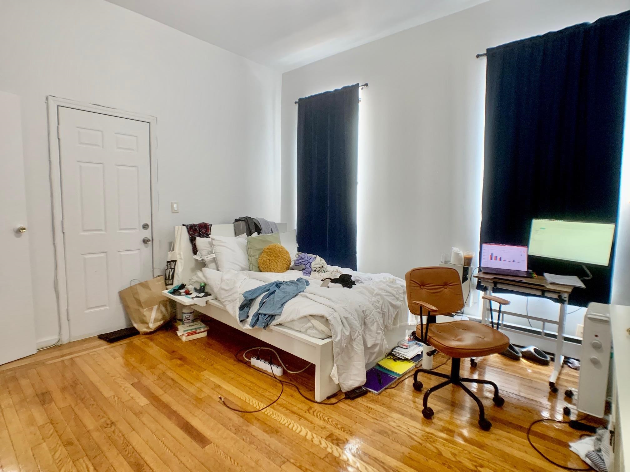 206 4TH ST Unit: 1F
