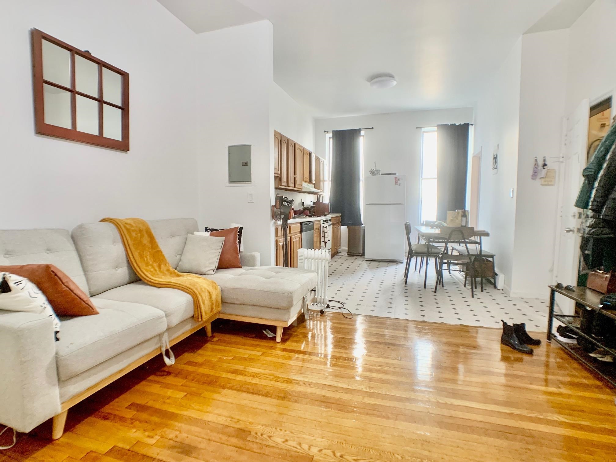 206 4TH ST Unit: 1F