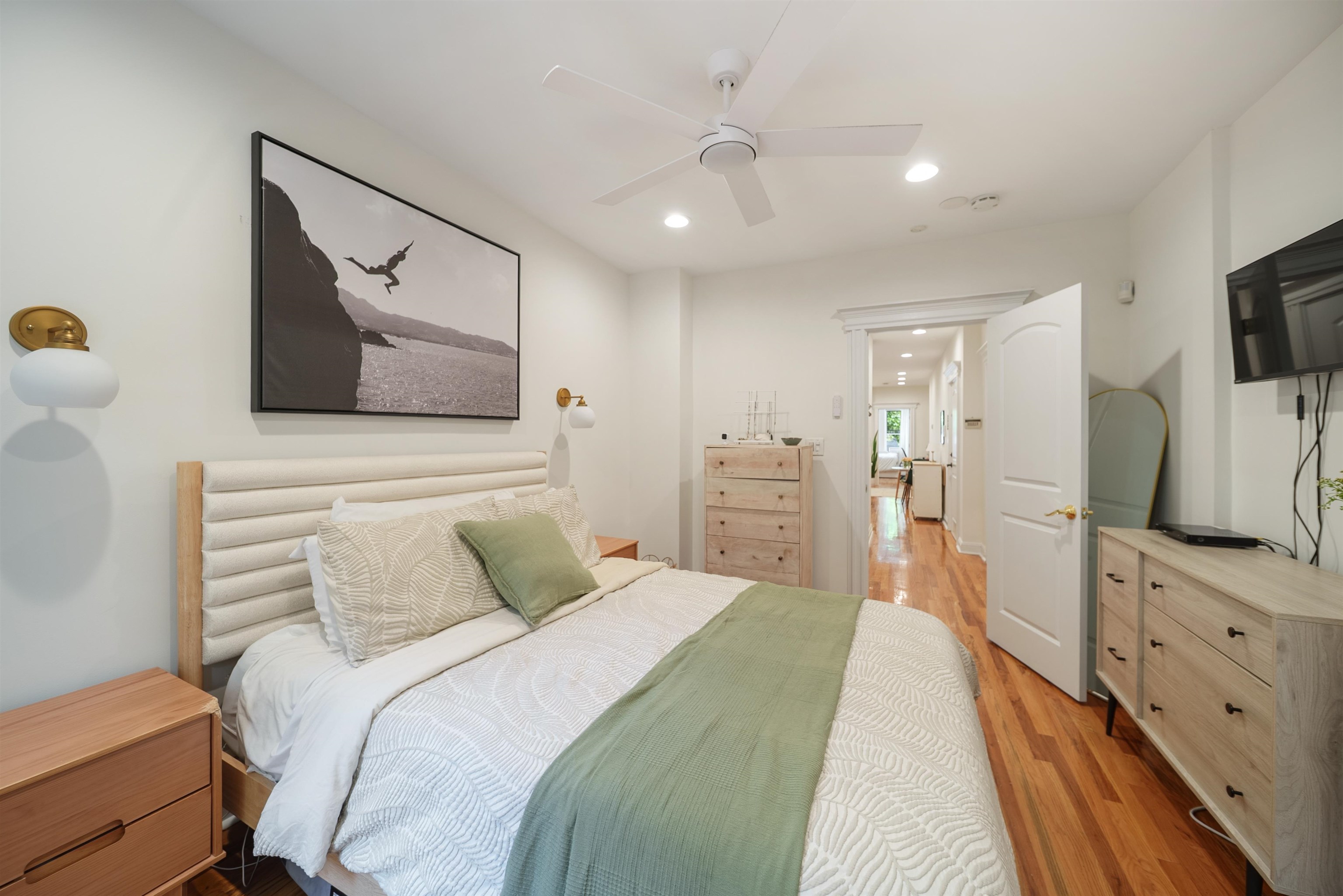 349 7TH ST Unit: 1R