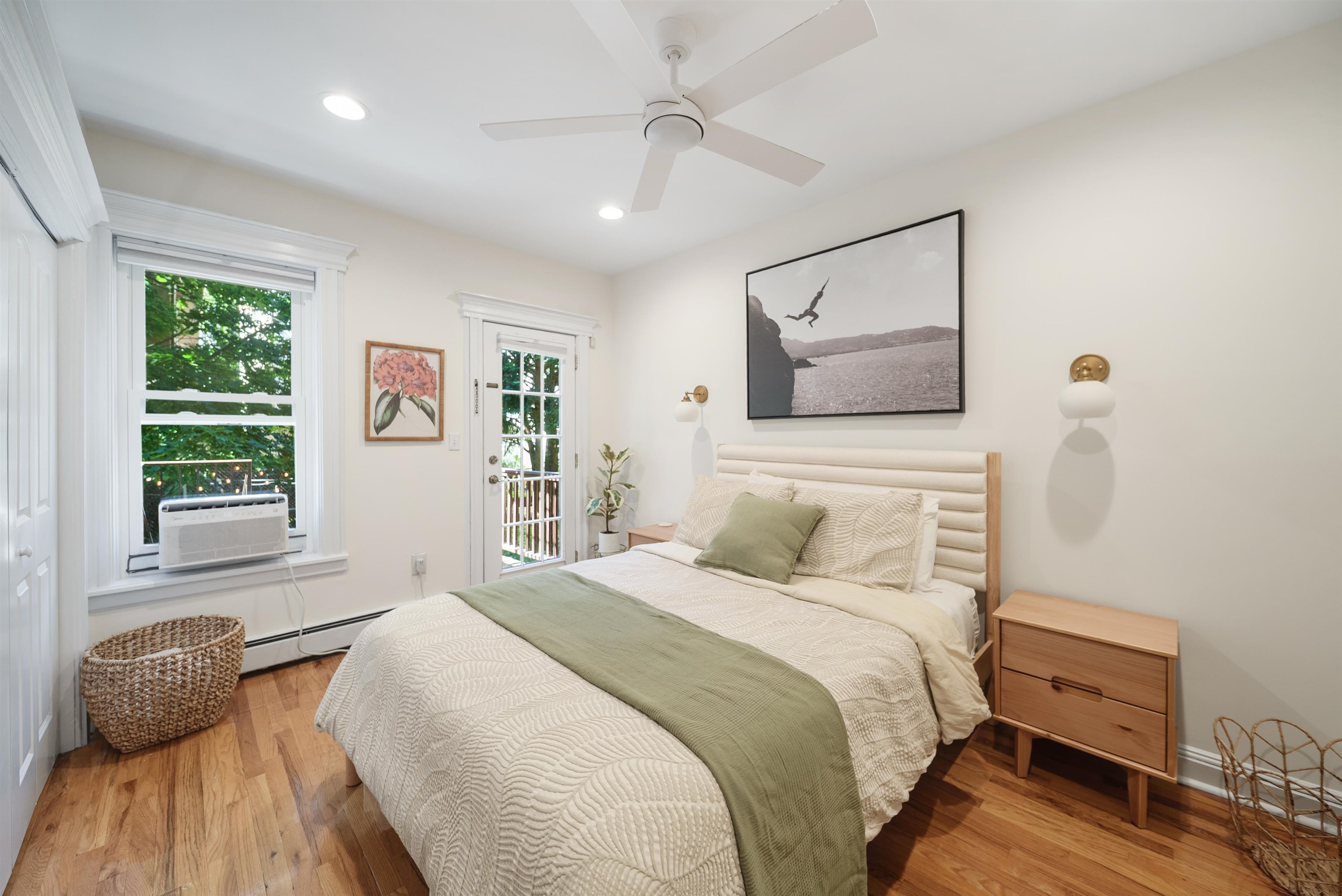 349 7TH ST Unit: 1R