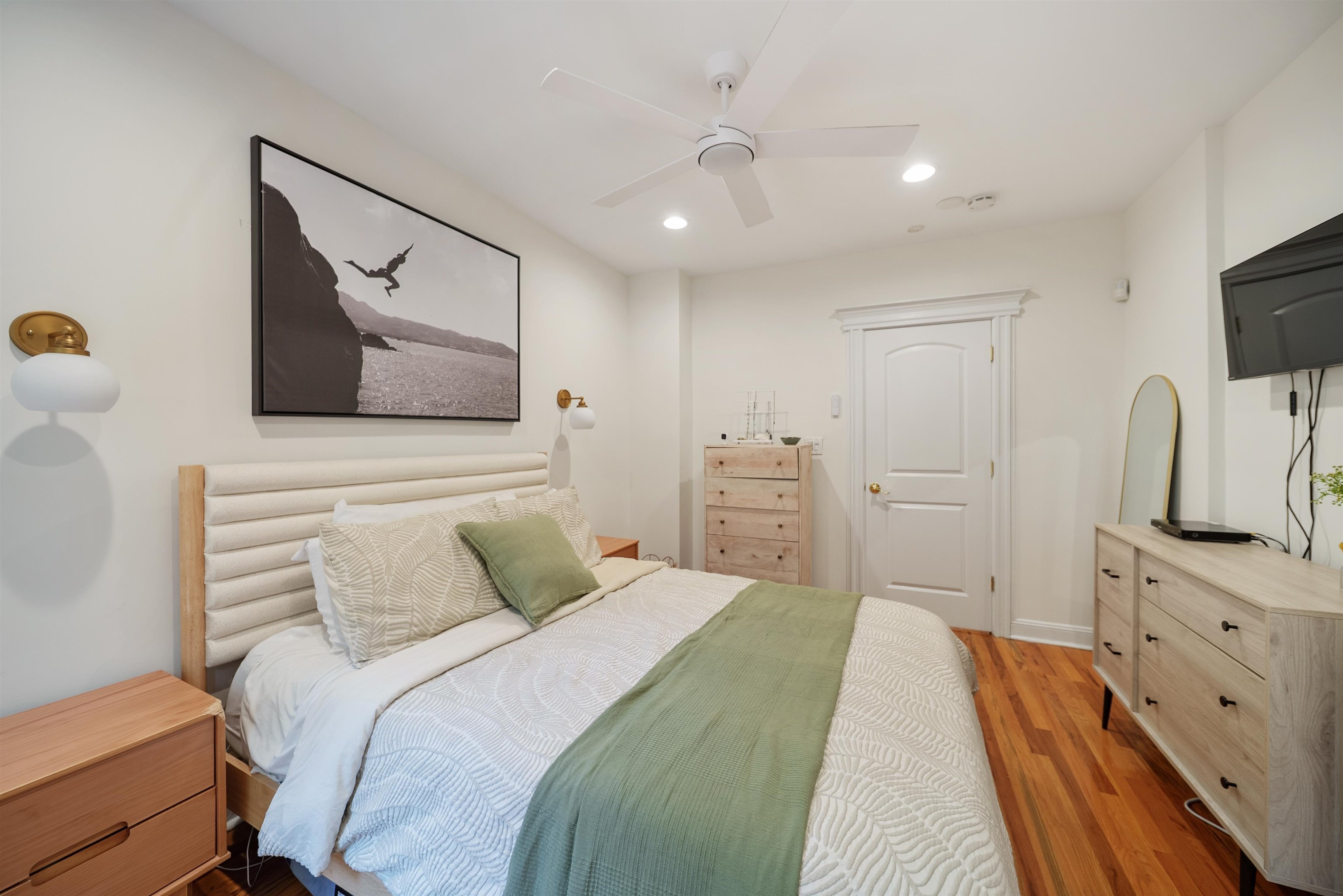 349 7TH ST Unit: 1R