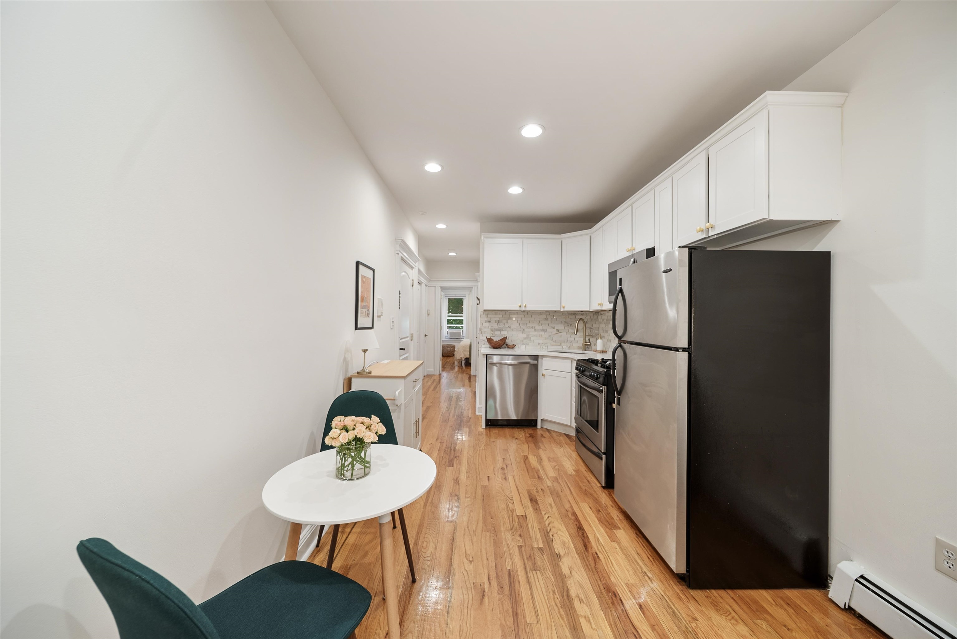 349 7TH ST Unit: 1R