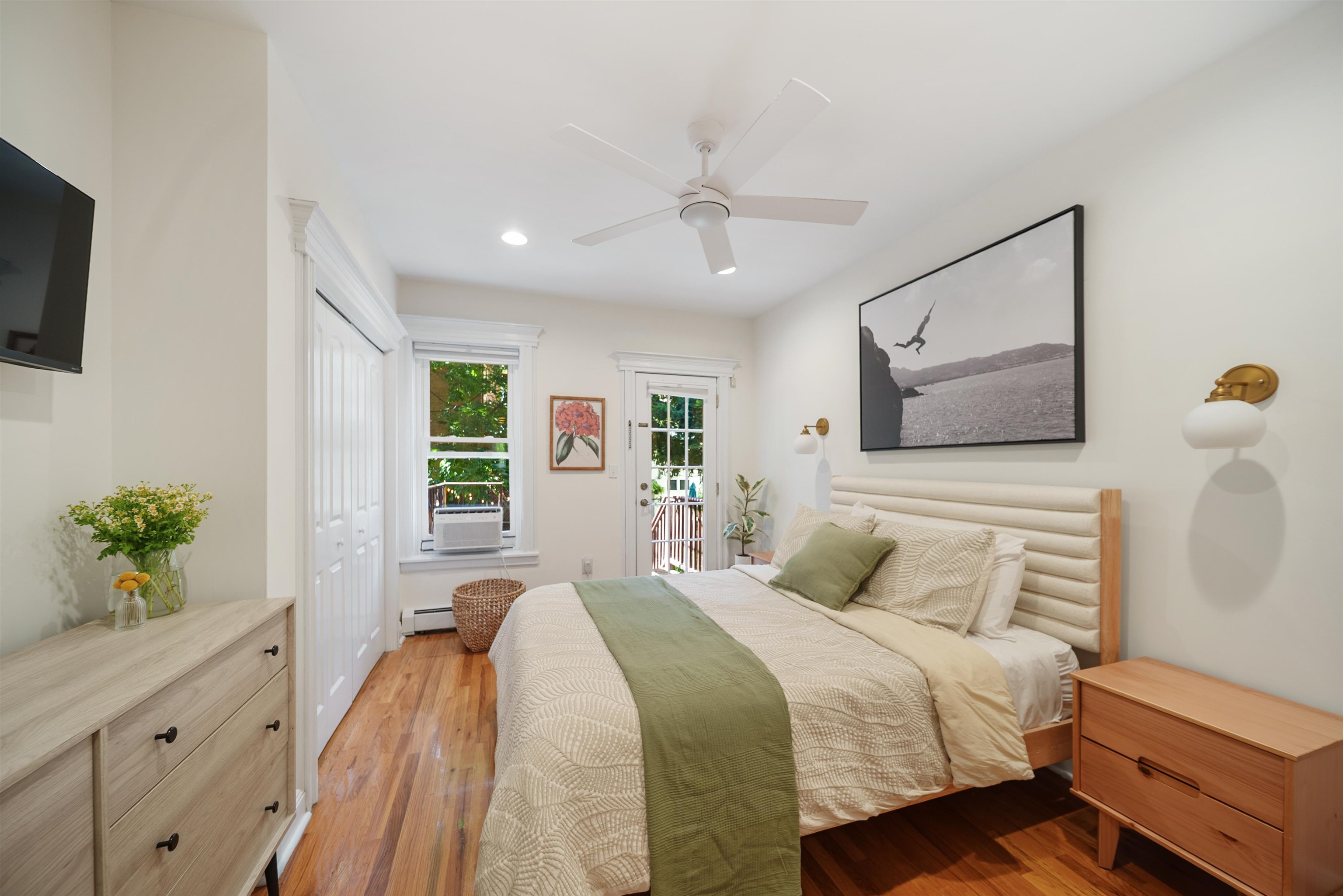 349 7TH ST Unit: 1R