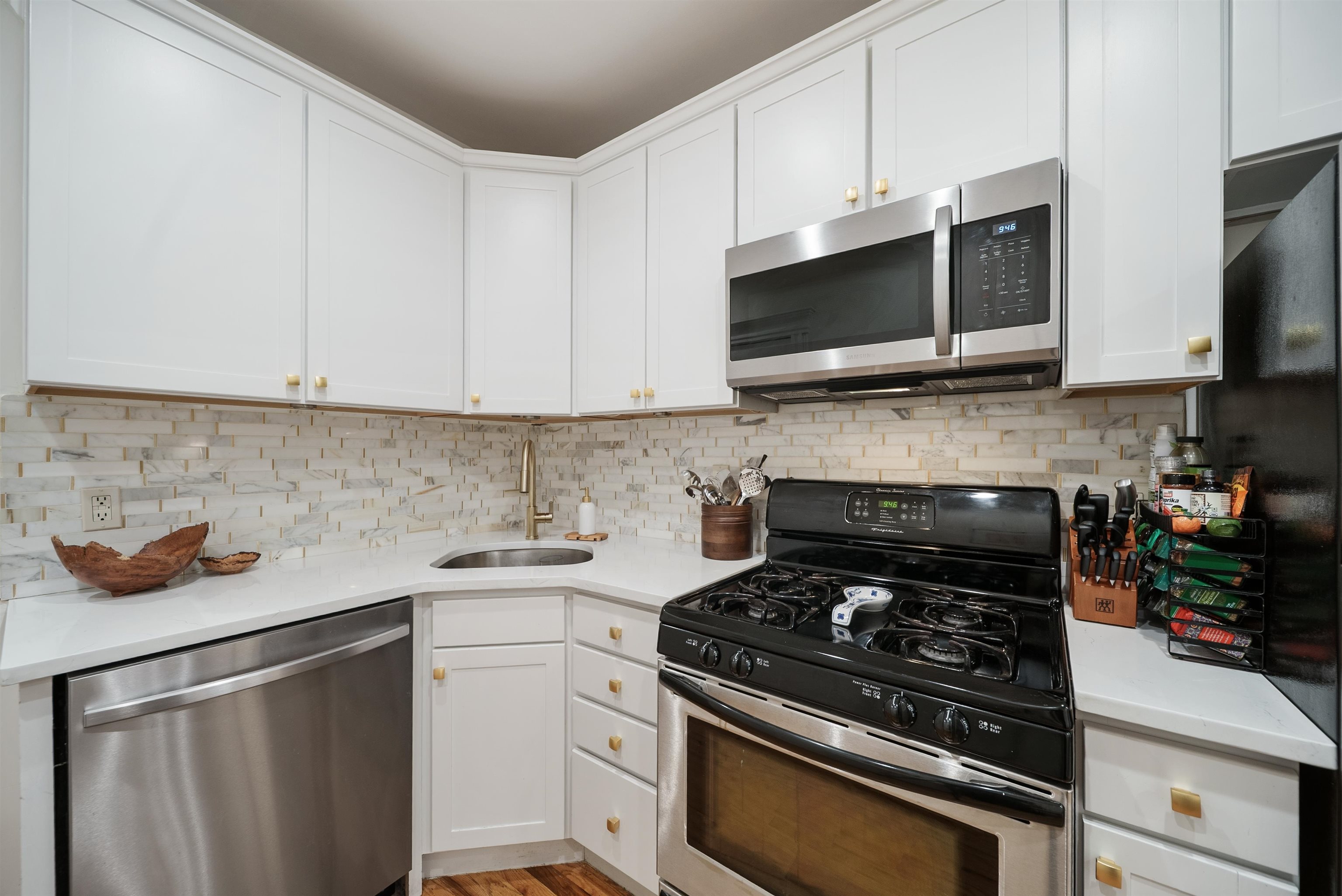 349 7TH ST Unit: 1R