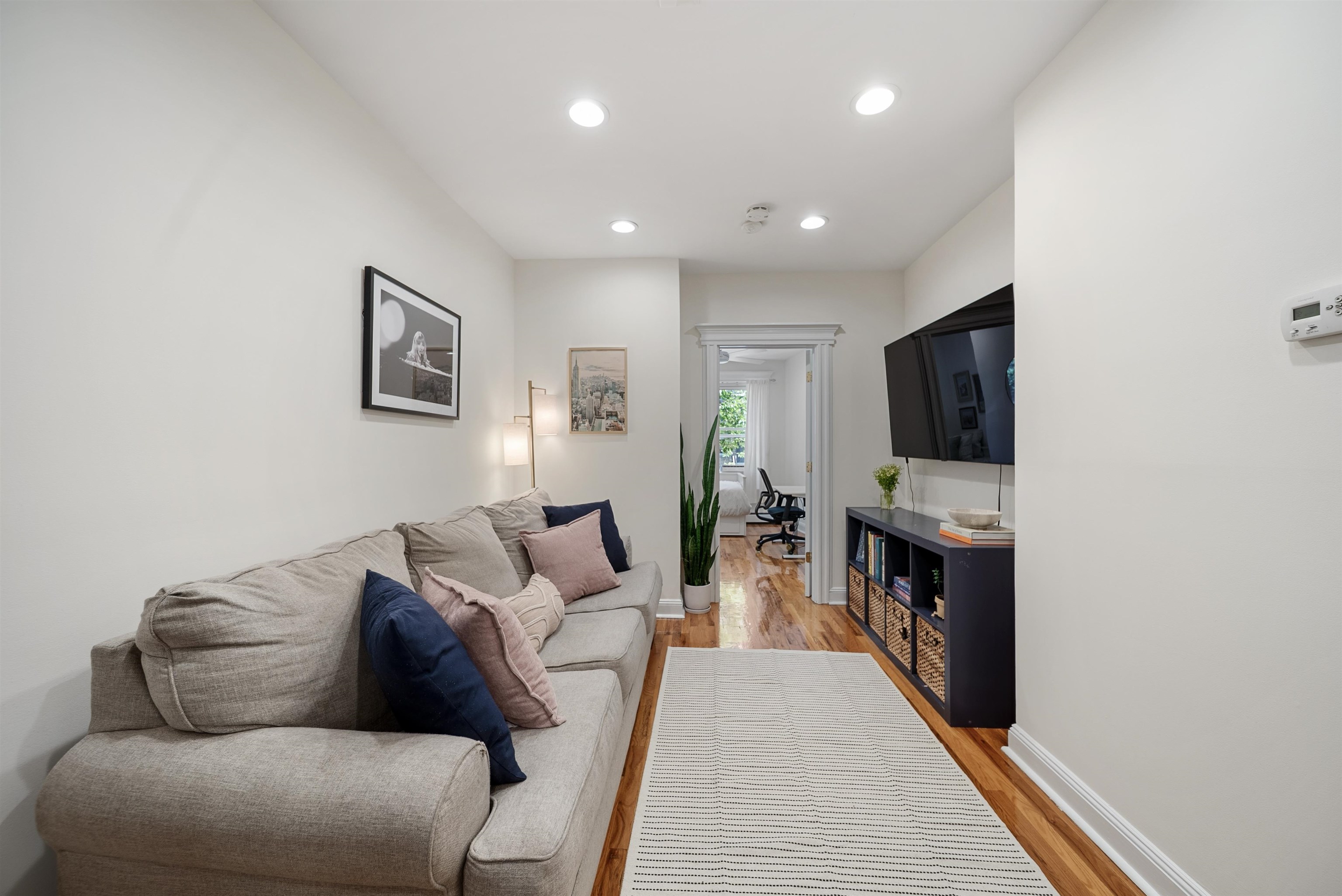 349 7TH ST Unit: 1R