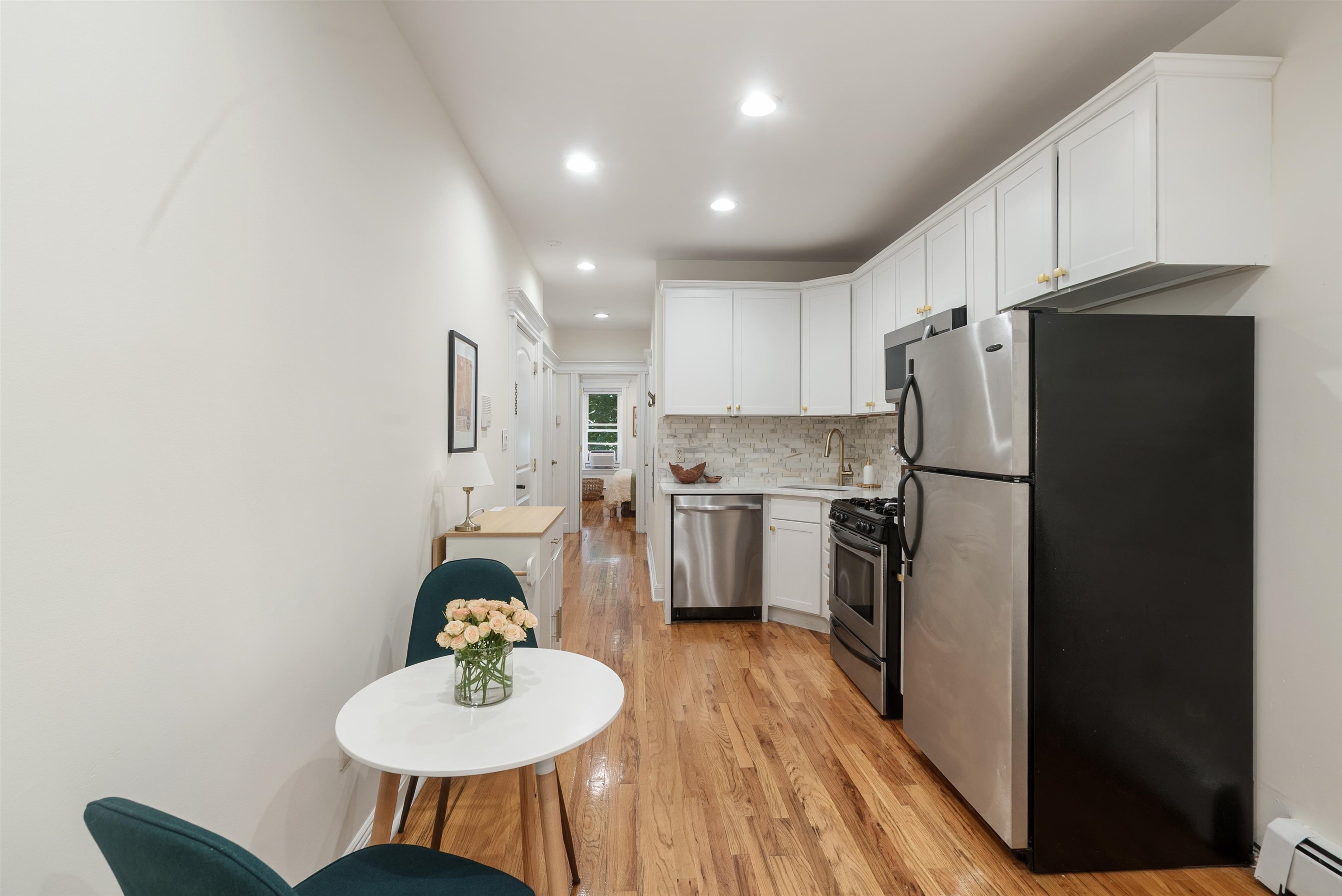 349 7TH ST Unit: 1R