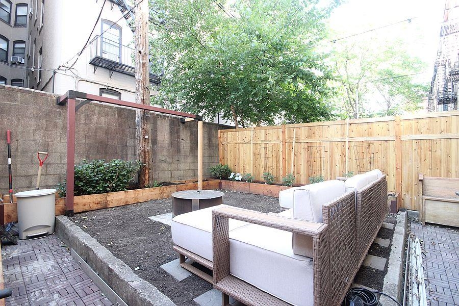 1222 PARK AVE Unit: 2