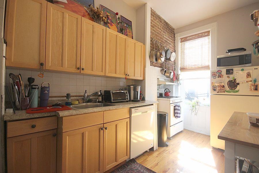 1222 PARK AVE Unit: 2