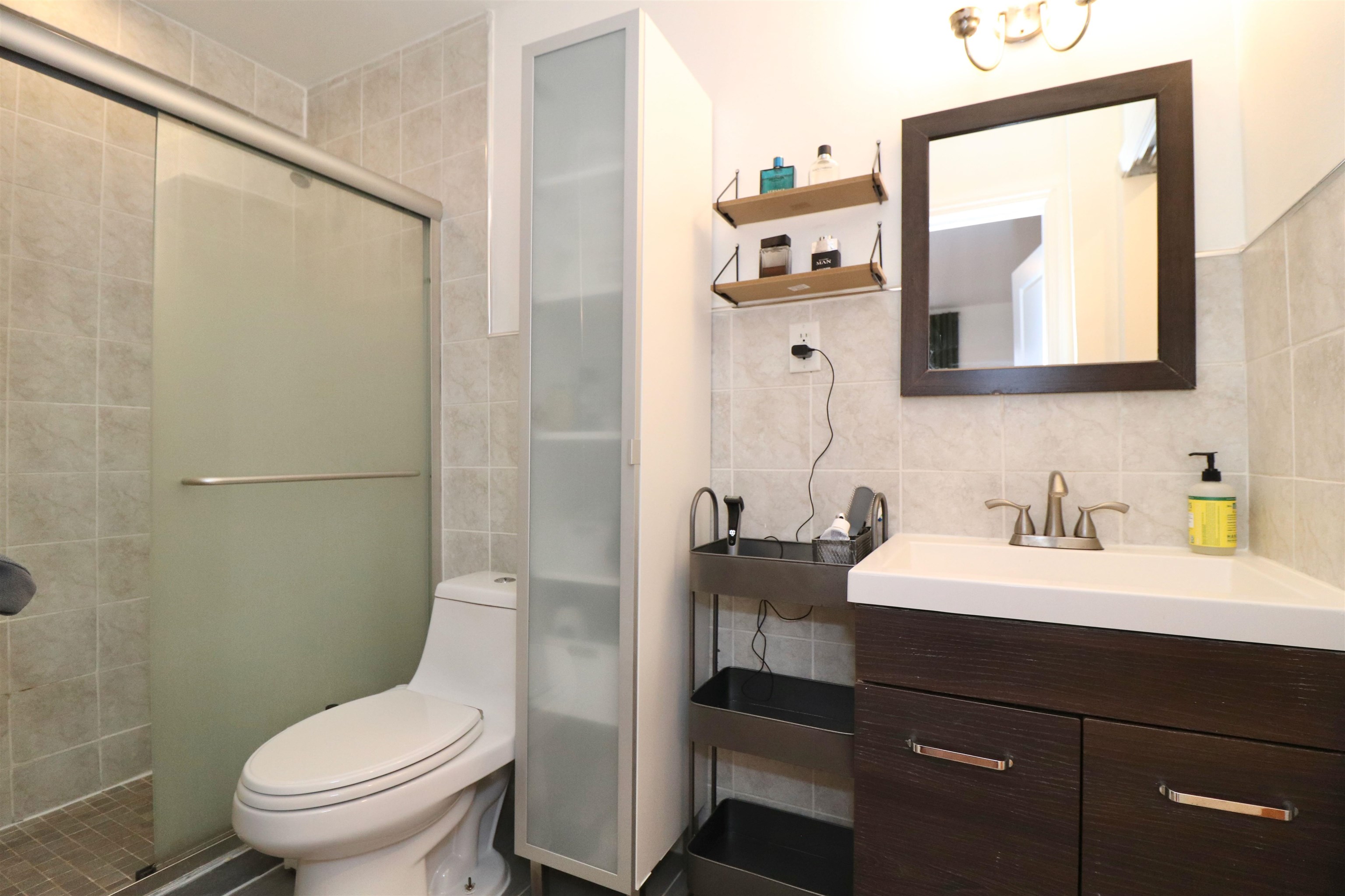 206 BEACON AVE Unit: 2