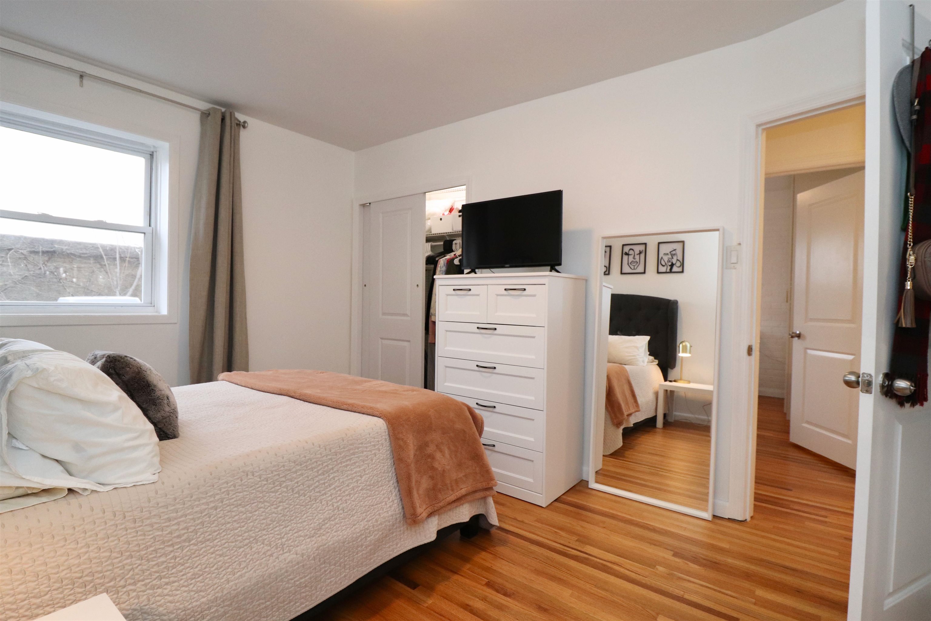 206 BEACON AVE Unit: 2