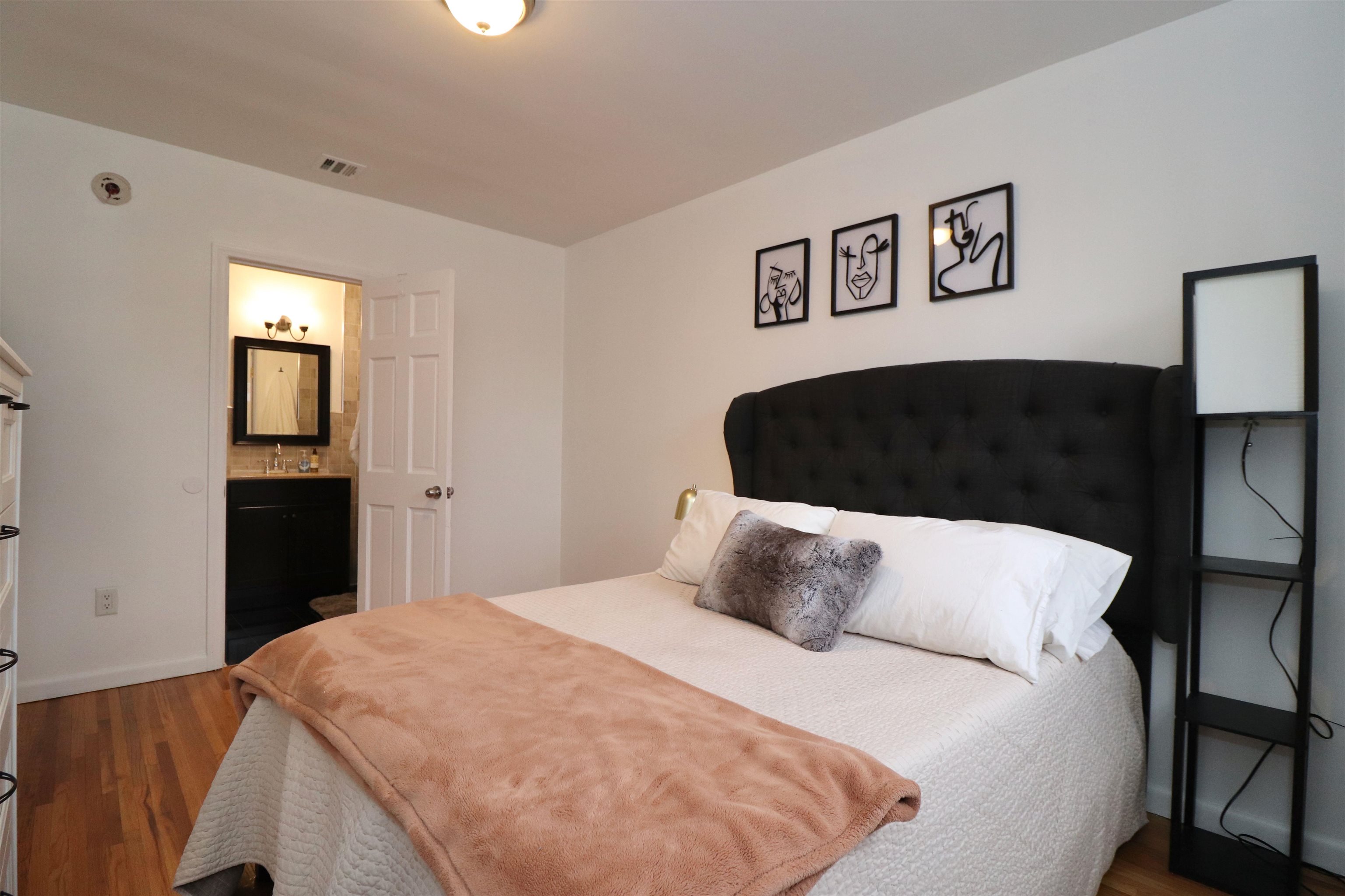 206 BEACON AVE Unit: 2
