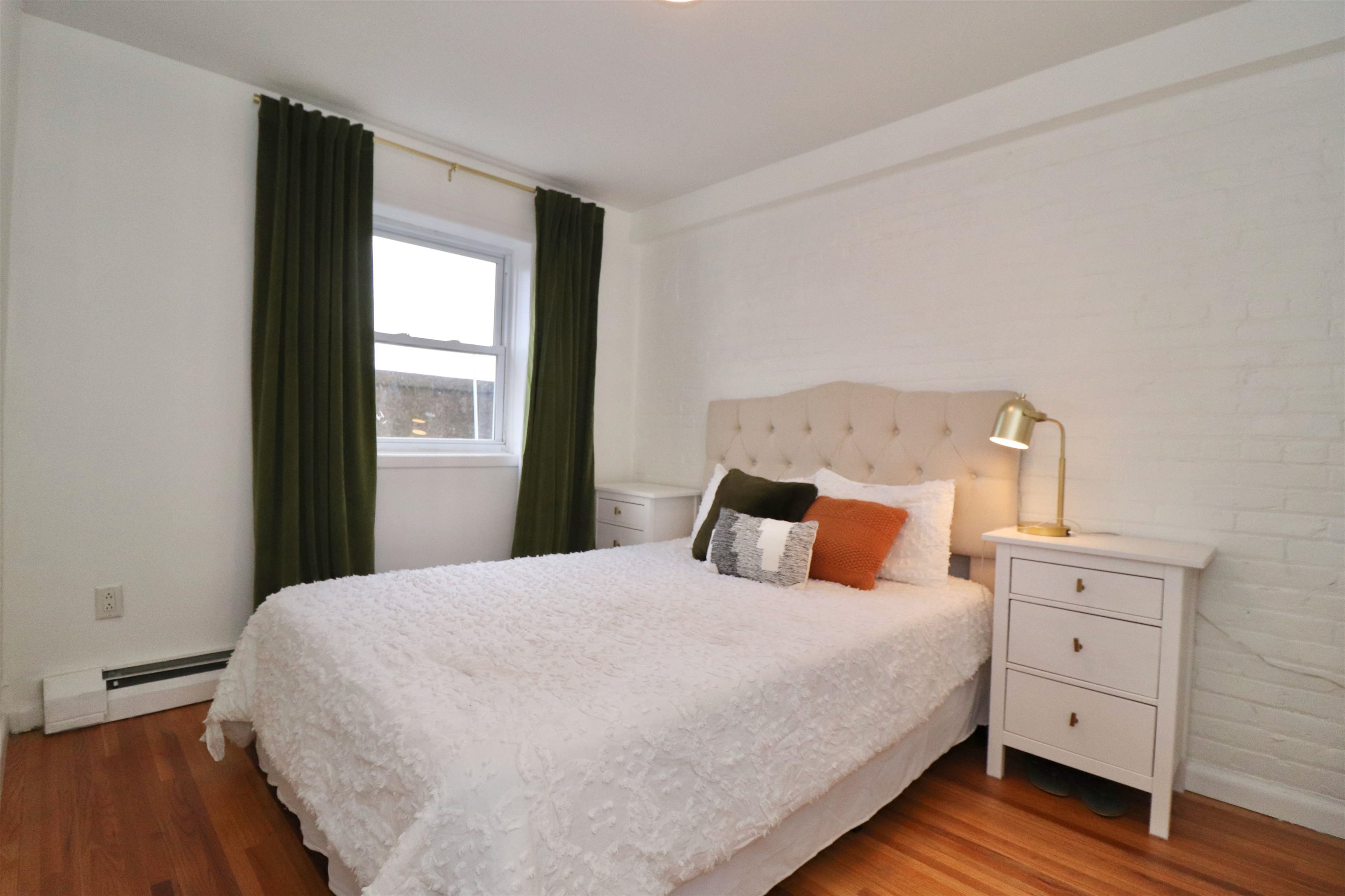 206 BEACON AVE Unit: 2