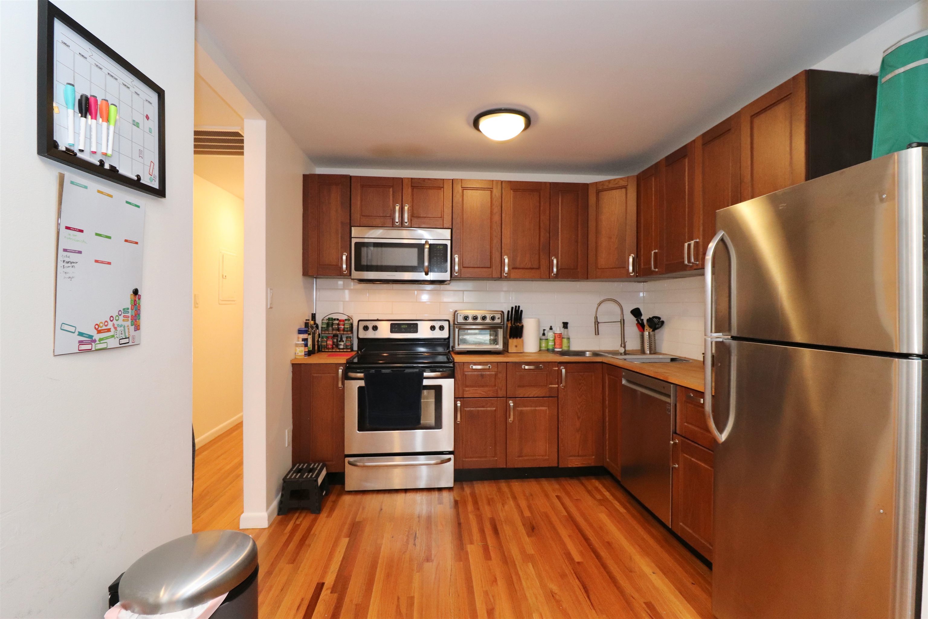 206 BEACON AVE Unit: 2