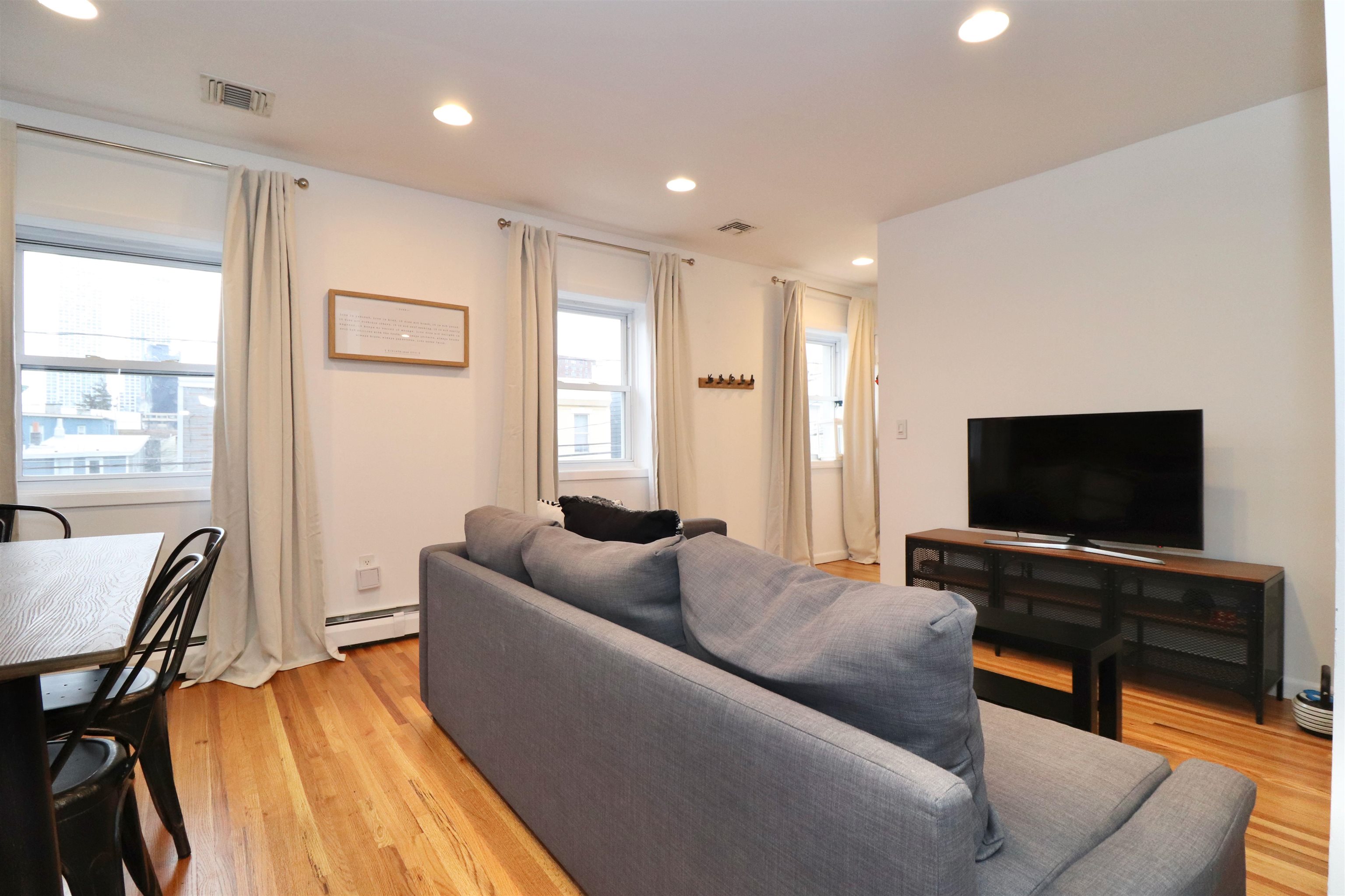 206 BEACON AVE Unit: 2