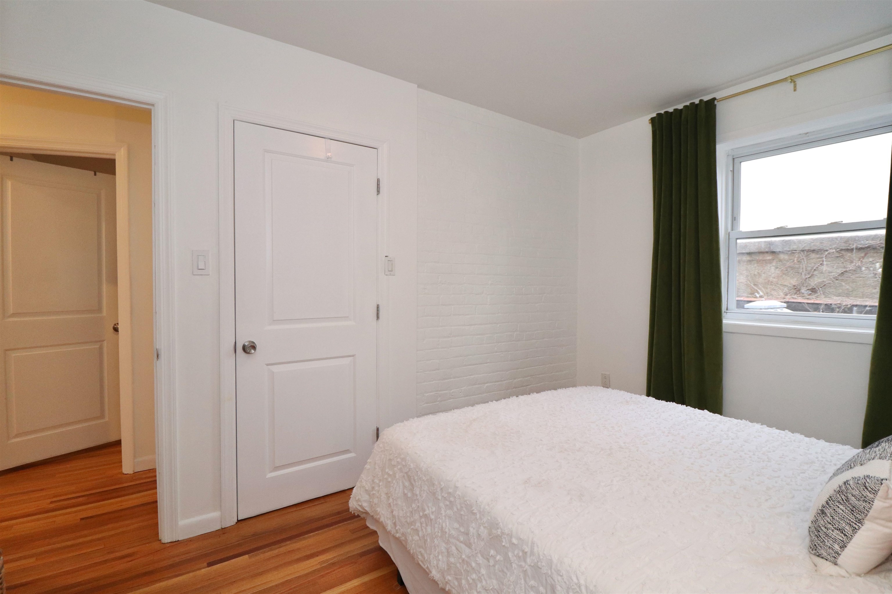 206 BEACON AVE Unit: 2