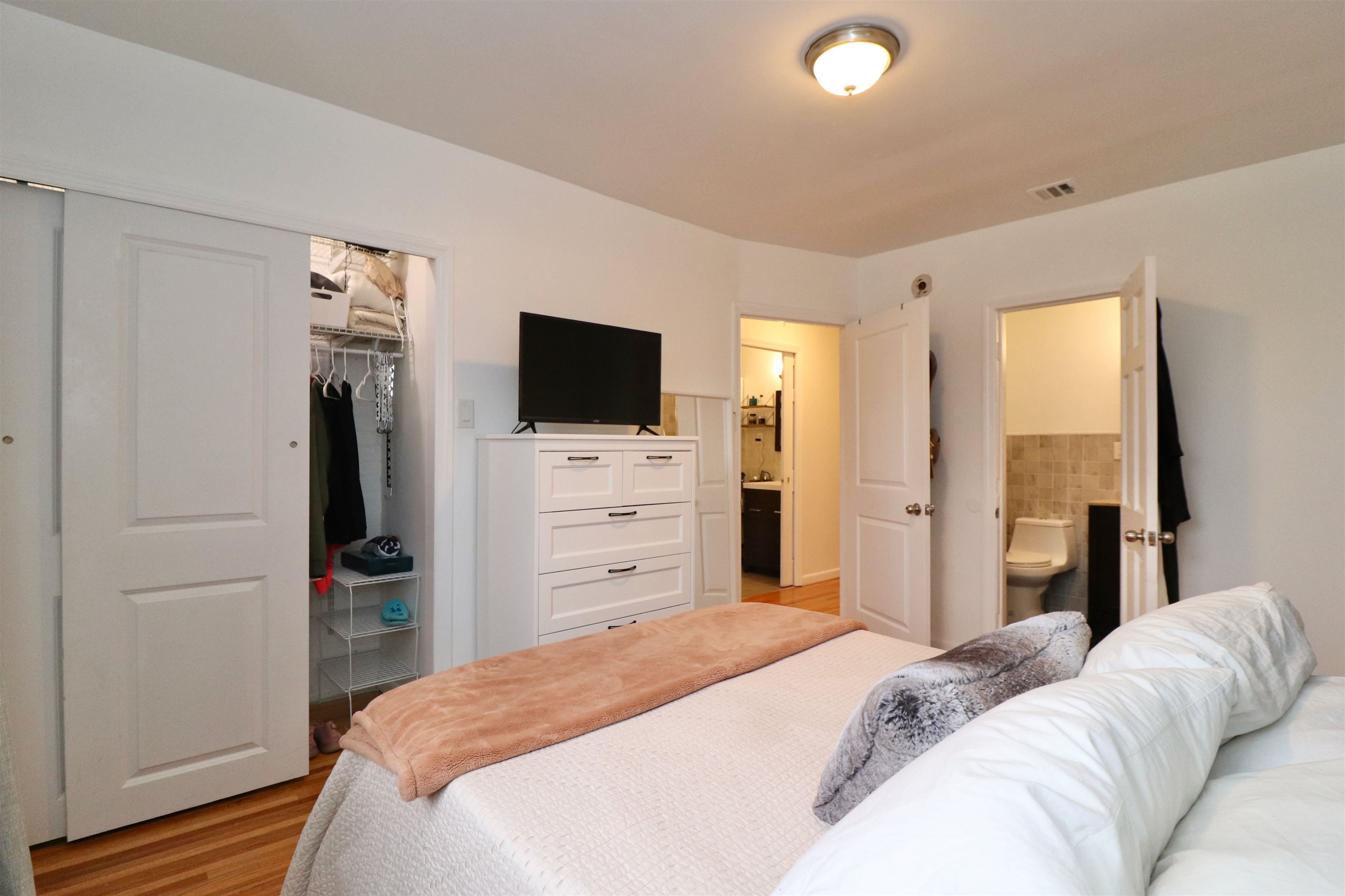206 BEACON AVE Unit: 2