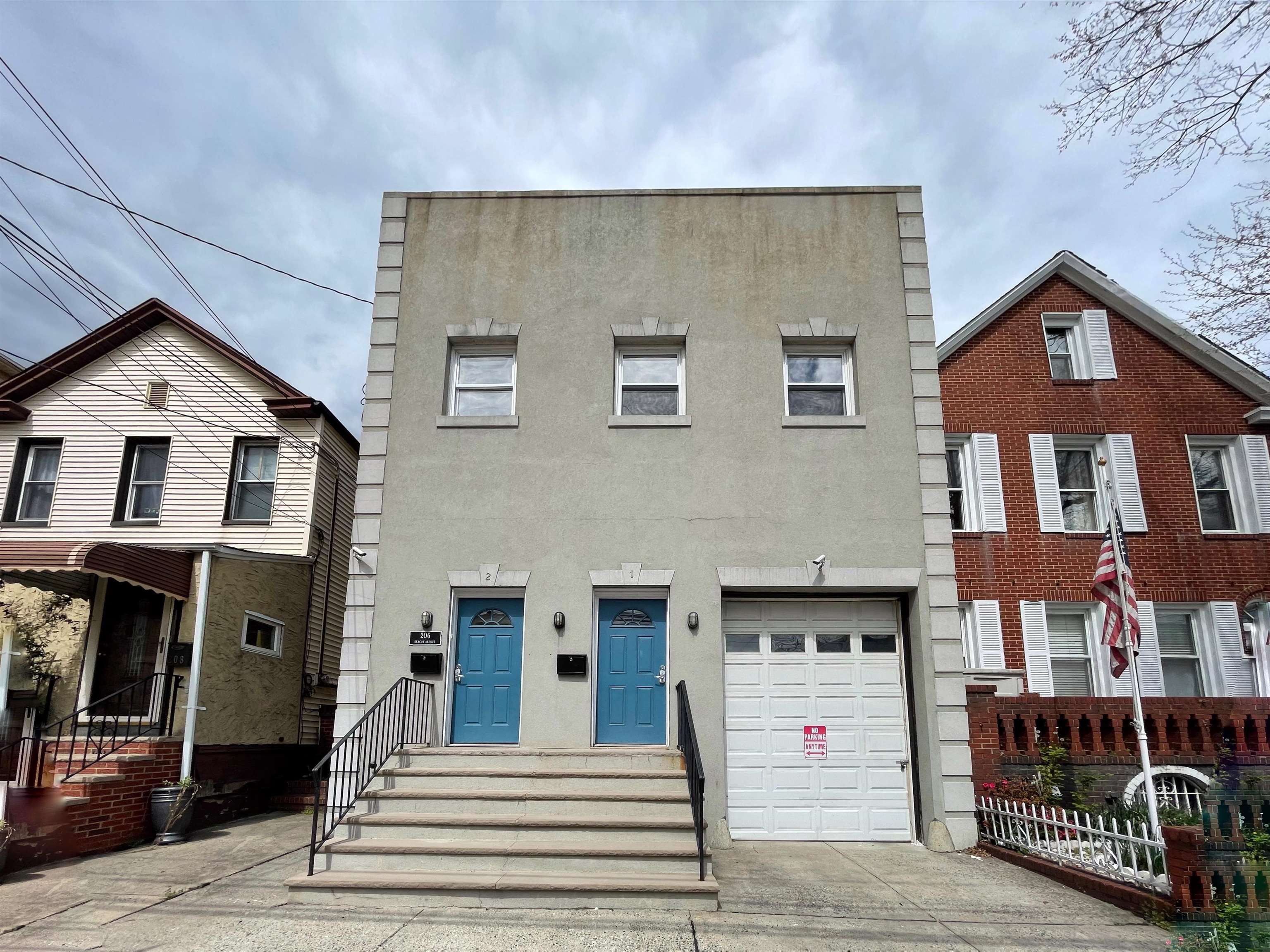 206 BEACON AVE Unit: 2