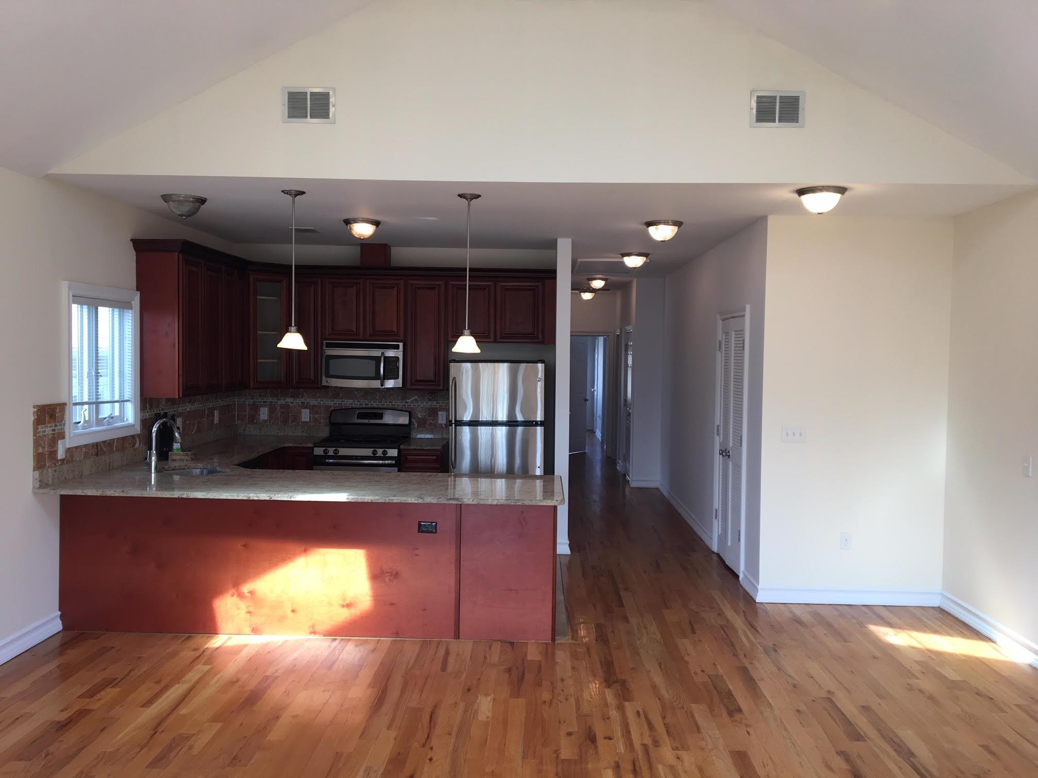 28 LEONARD ST Unit: 2