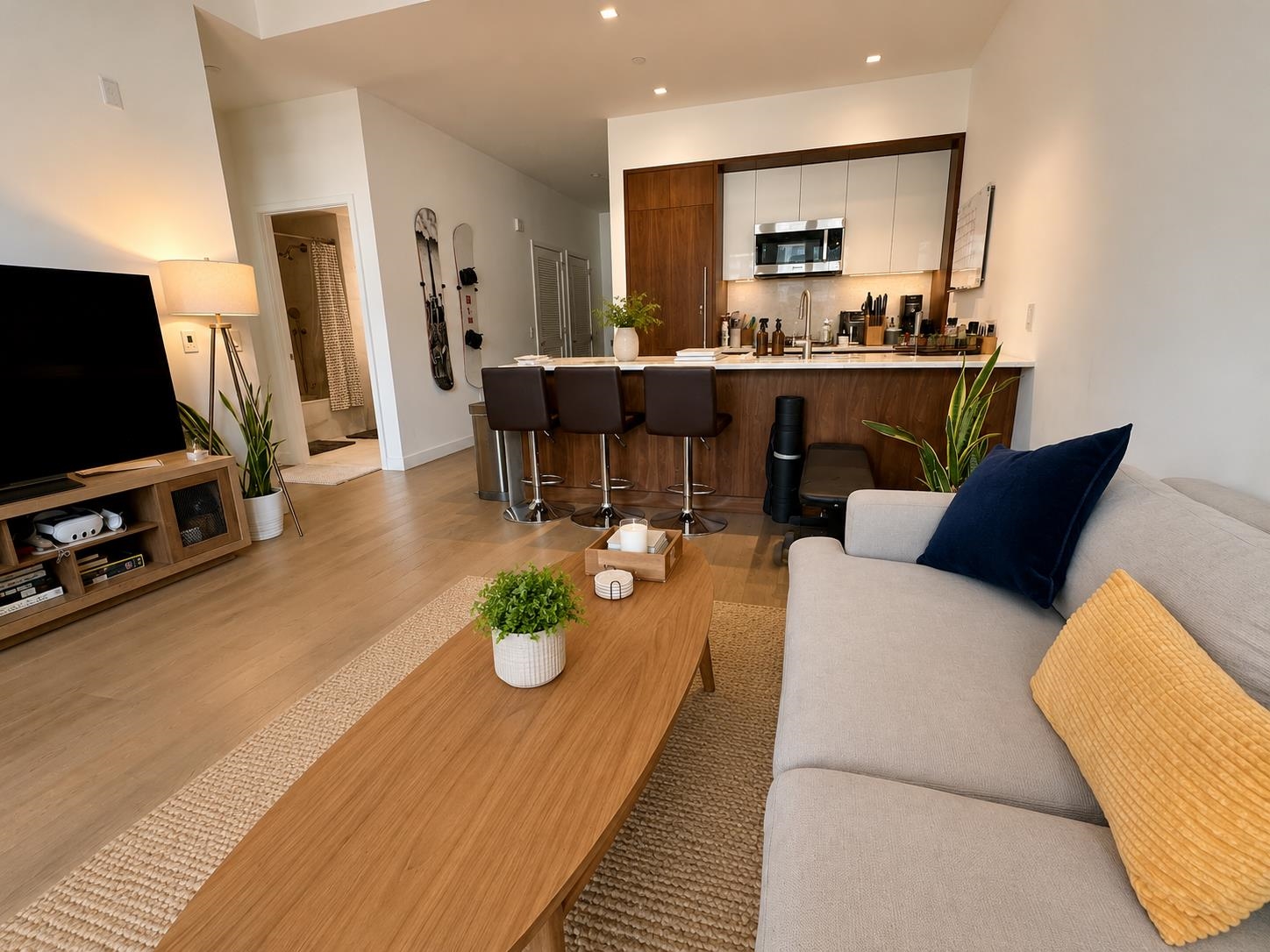 75 PARK LANE SOUTH Unit: 423