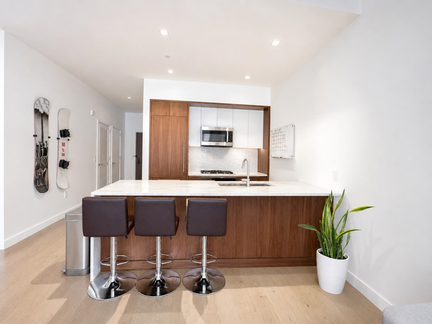 75 PARK LANE SOUTH Unit: 423