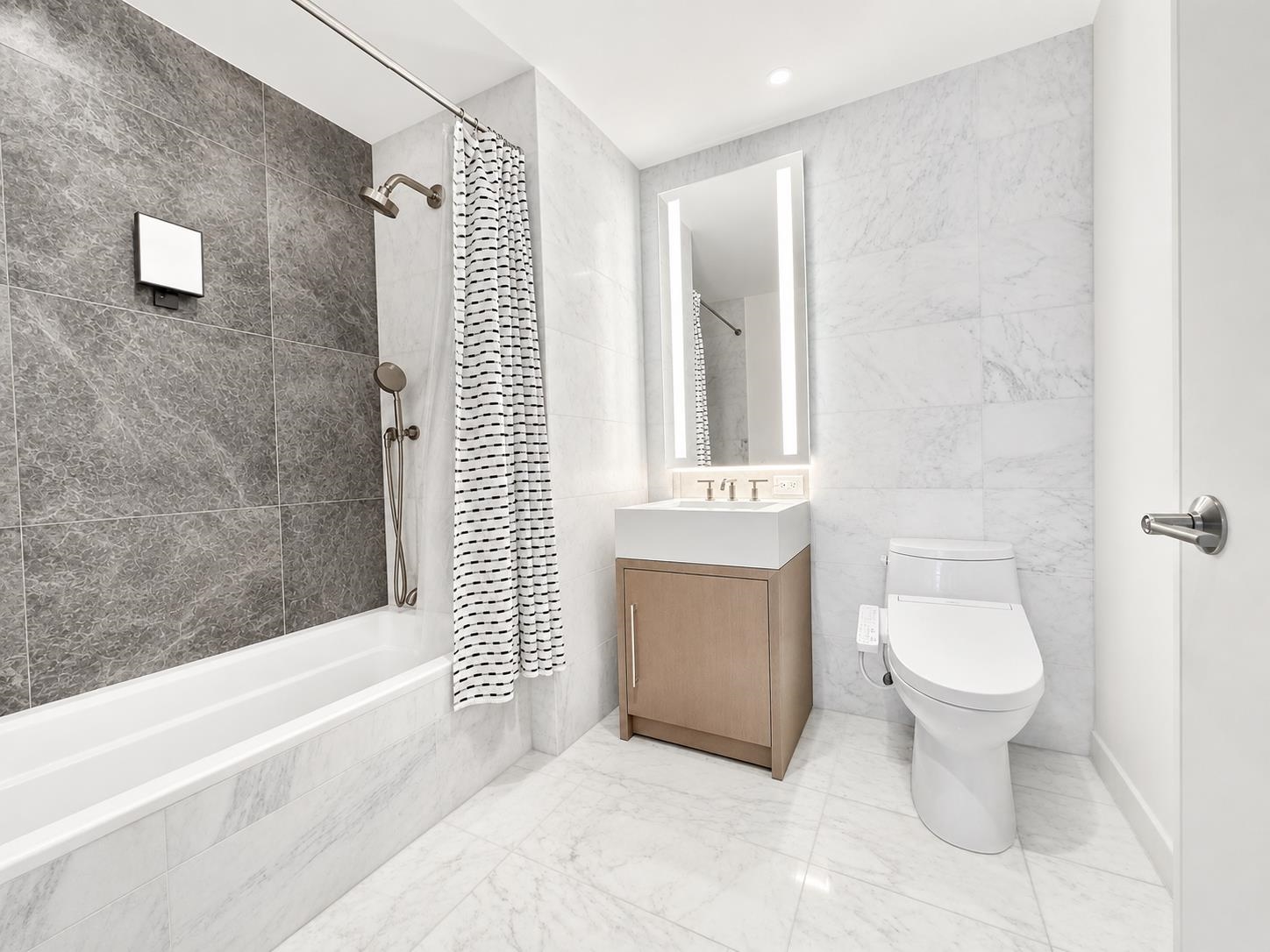 75 PARK LANE SOUTH Unit: 423