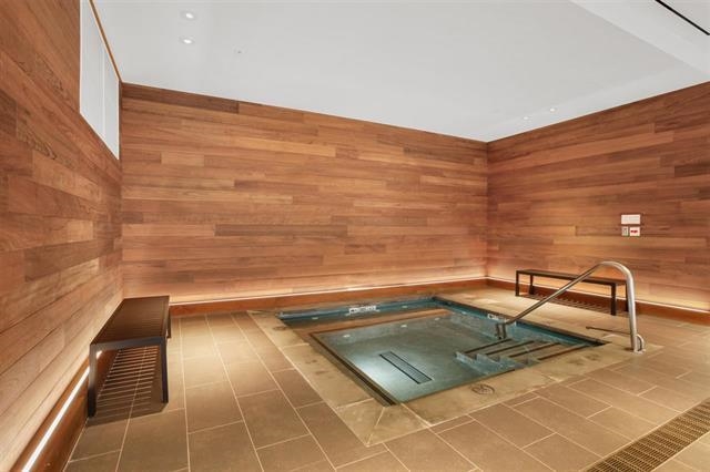 75 PARK LANE SOUTH Unit: 423