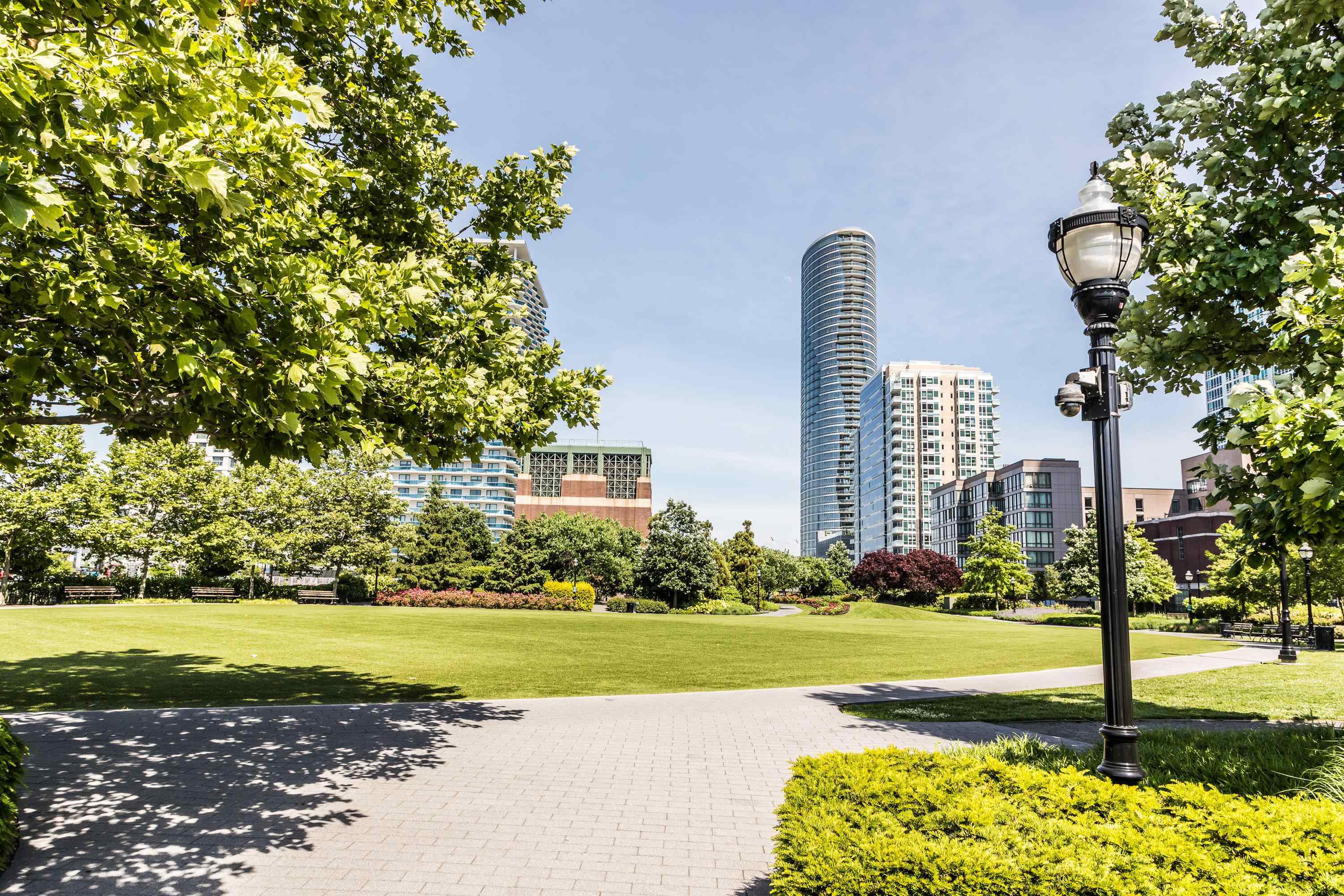 75 PARK LANE SOUTH Unit: 423