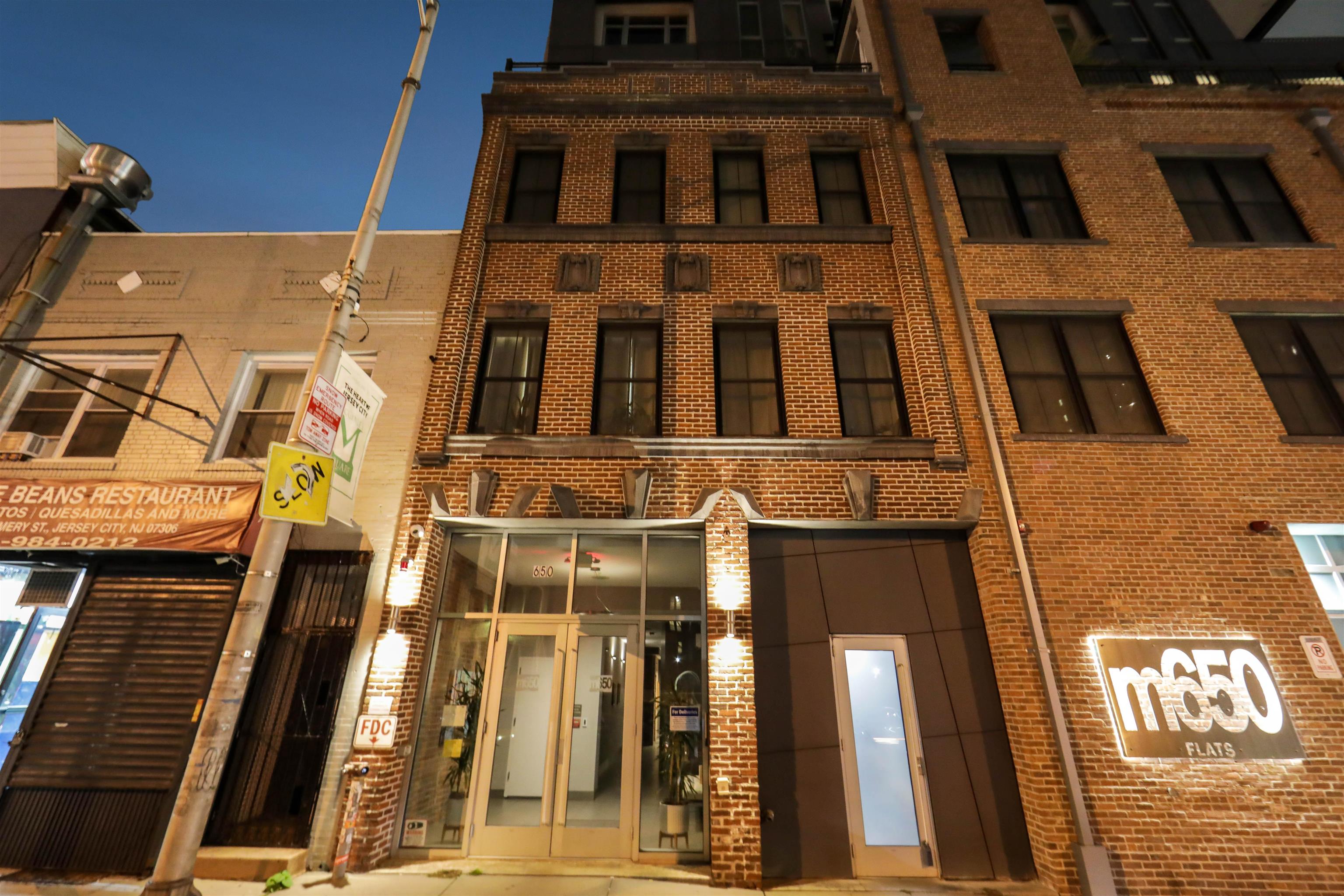 650 MONTGOMERY ST Unit: 403