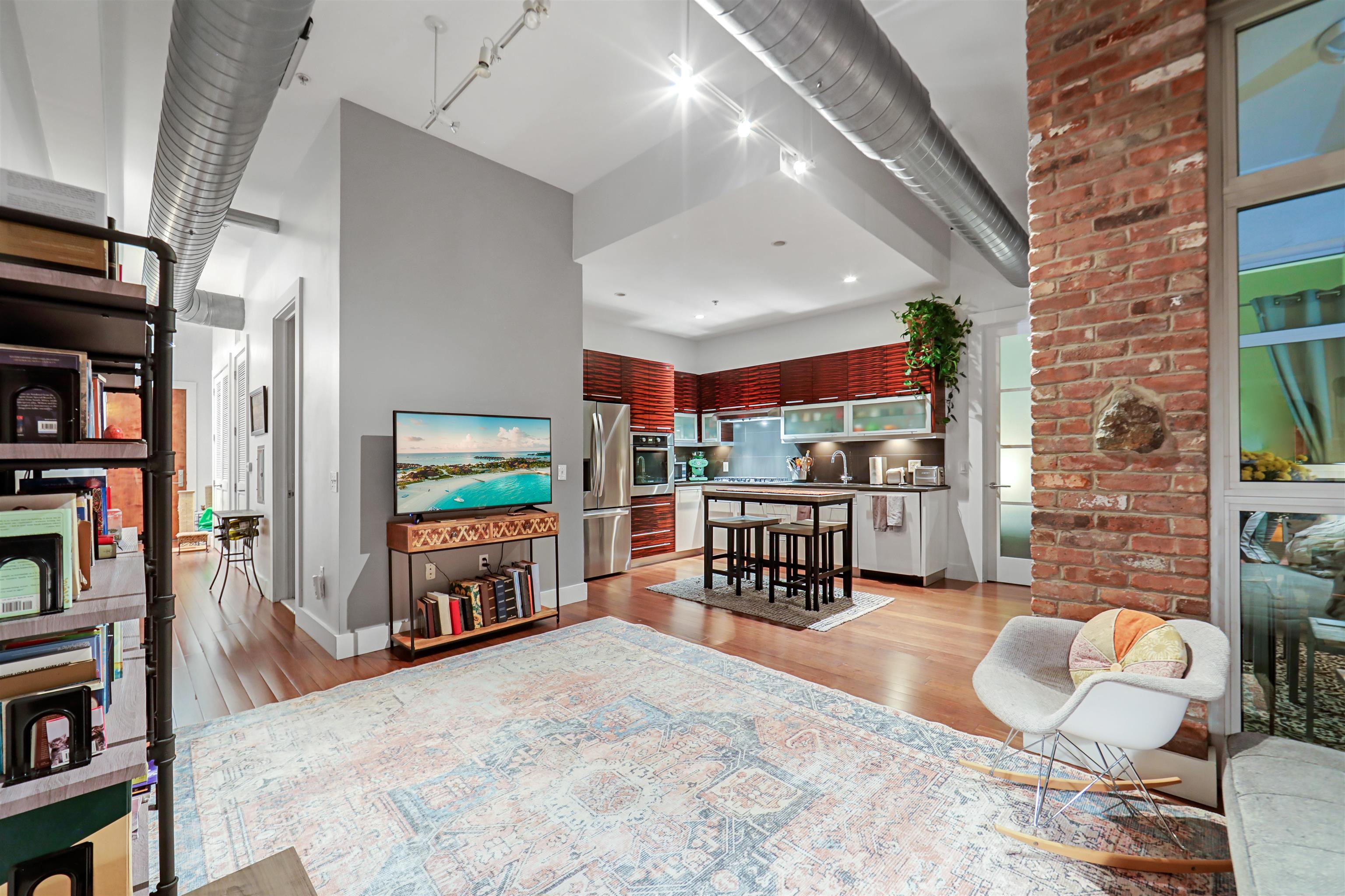 650 MONTGOMERY ST Unit: 403