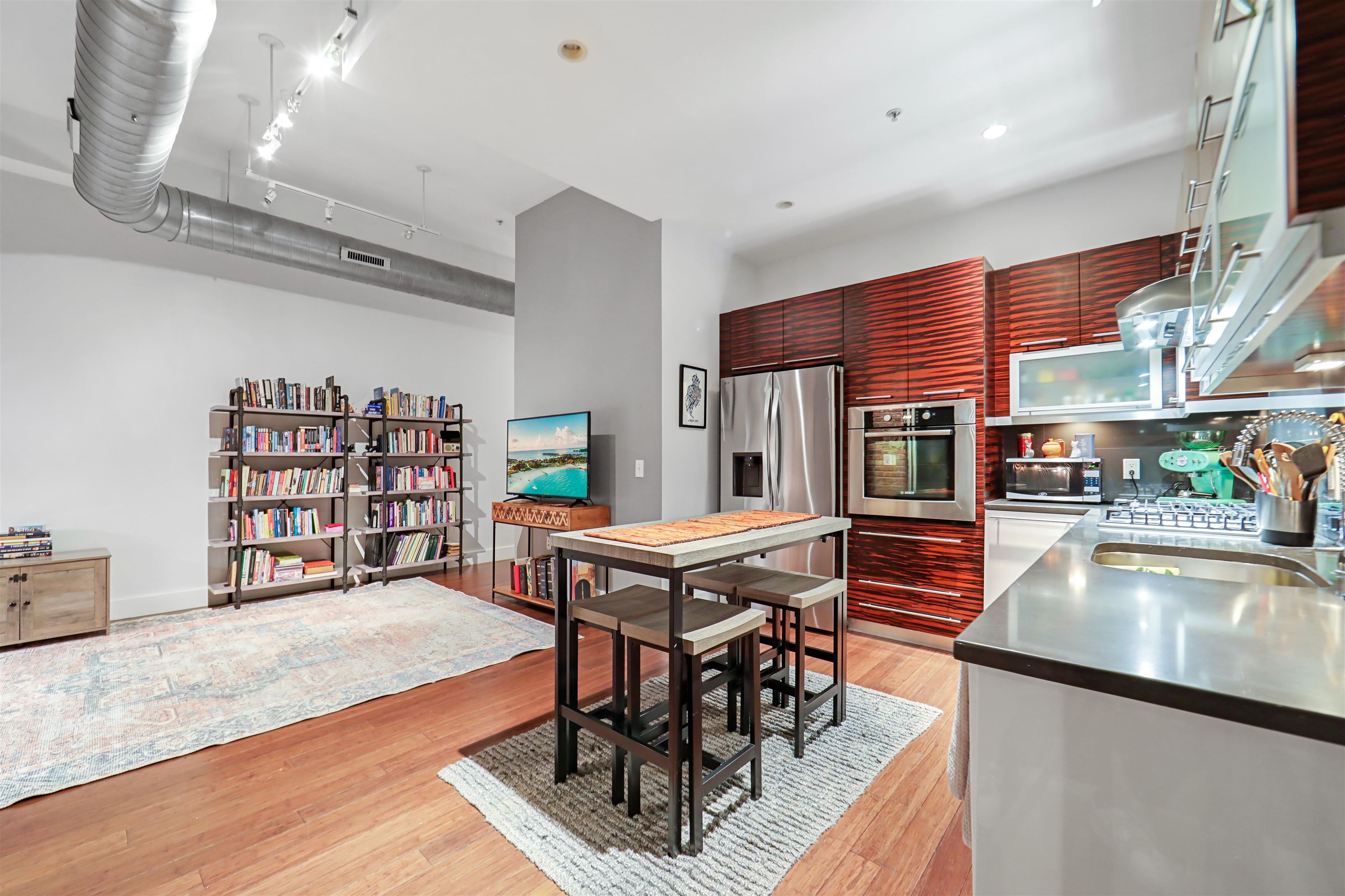 650 MONTGOMERY ST Unit: 403