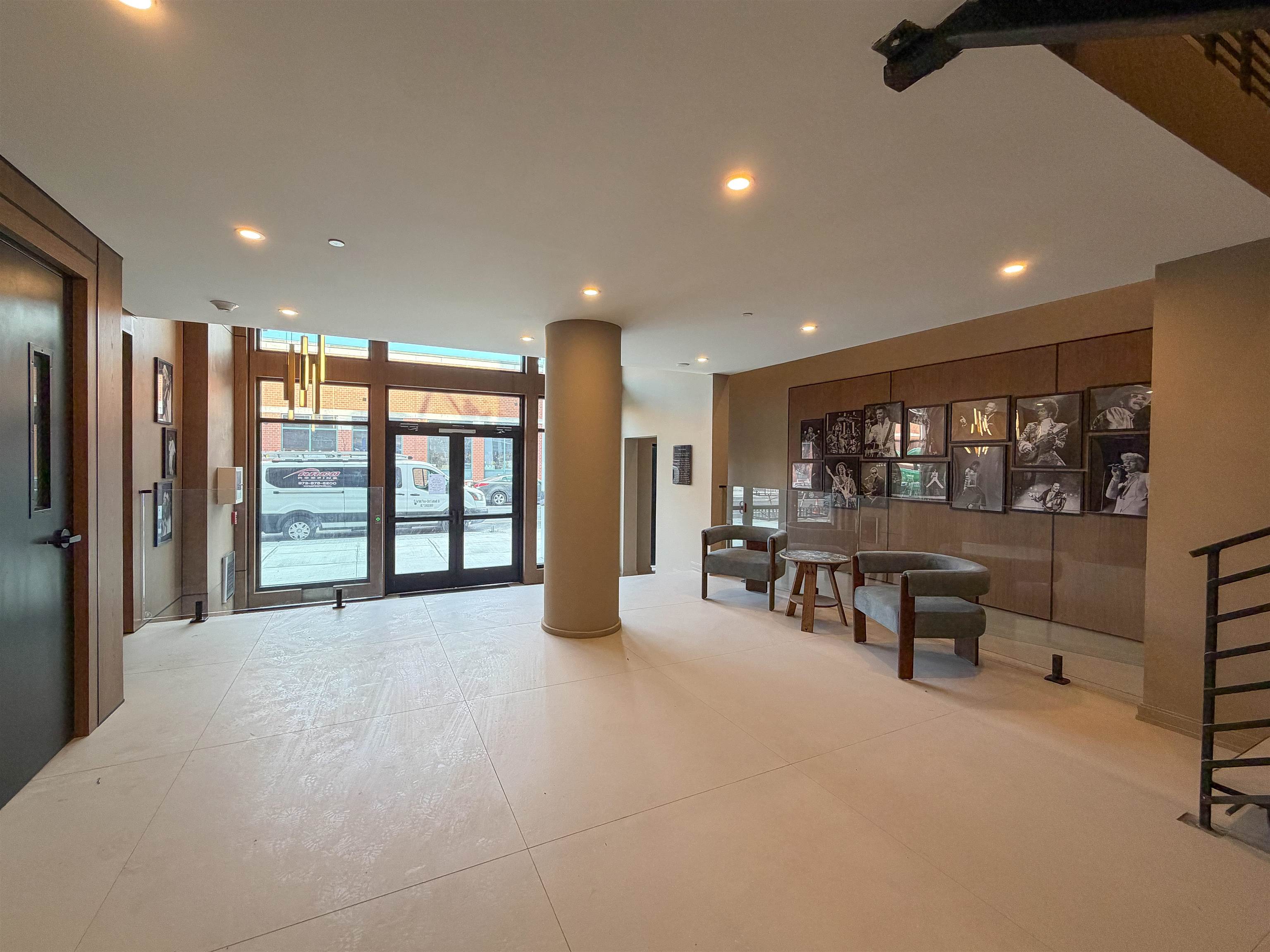 921 MADISON ST Unit: 505
