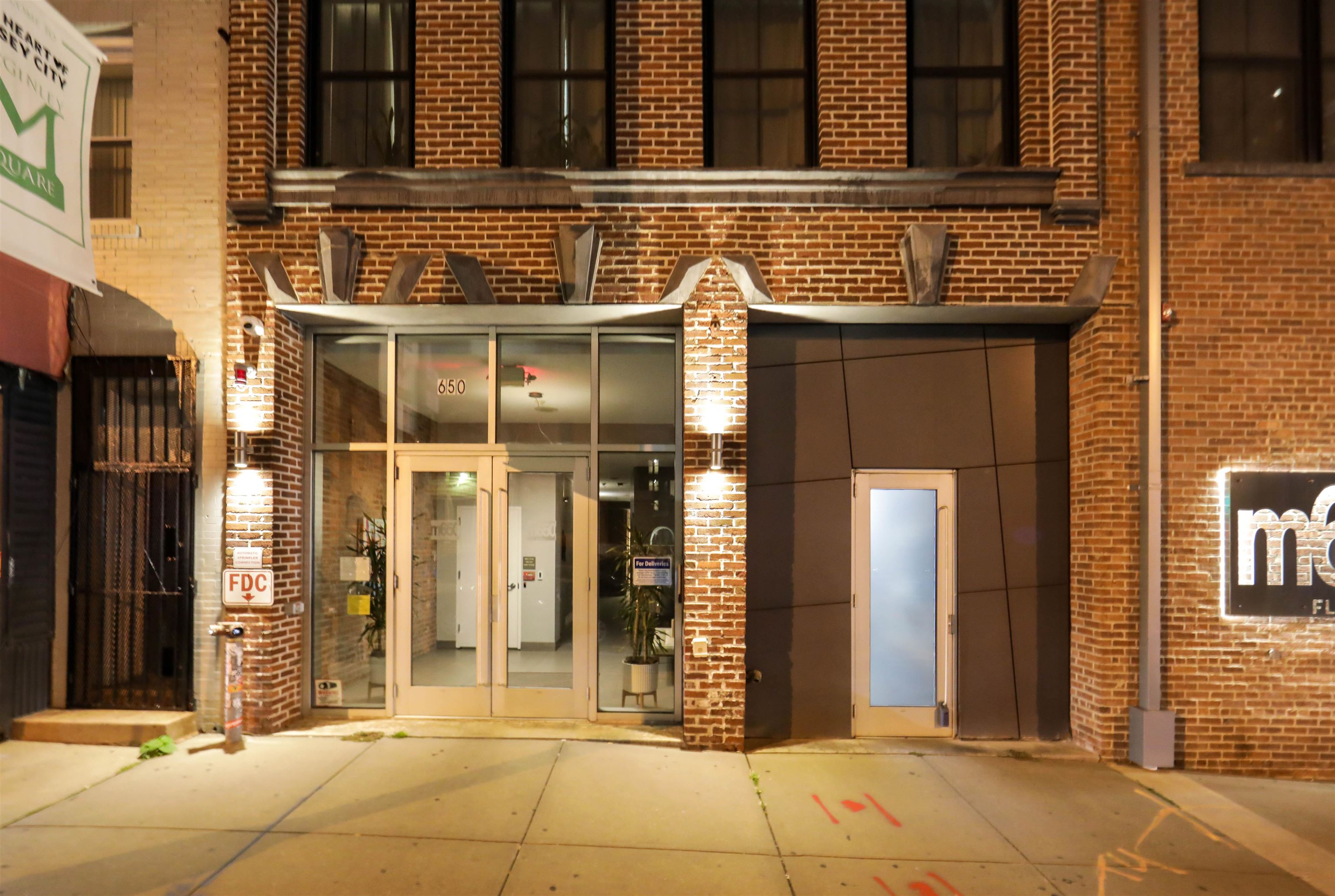 650 MONTGOMERY ST Unit: 403