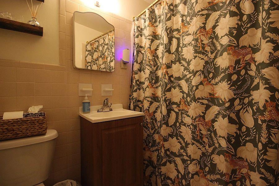 526 ADAMS ST Unit: 1N