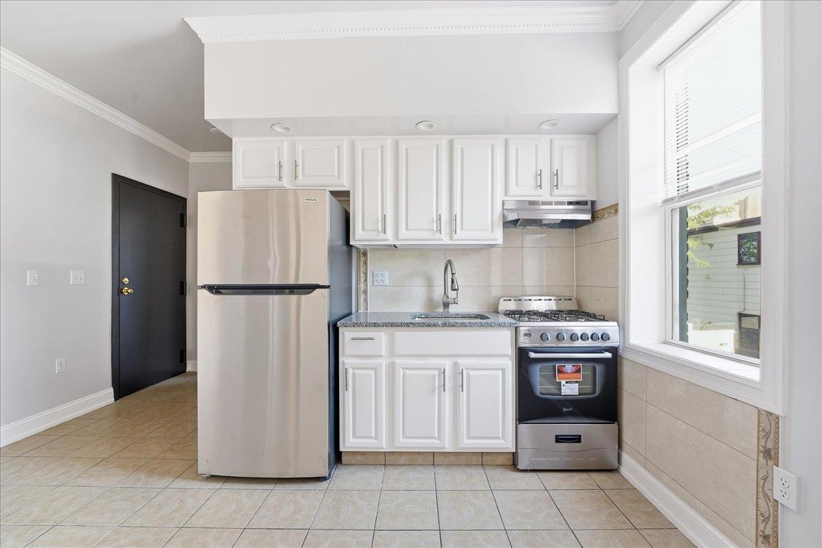 3-5 POTTER PL Unit: 5B