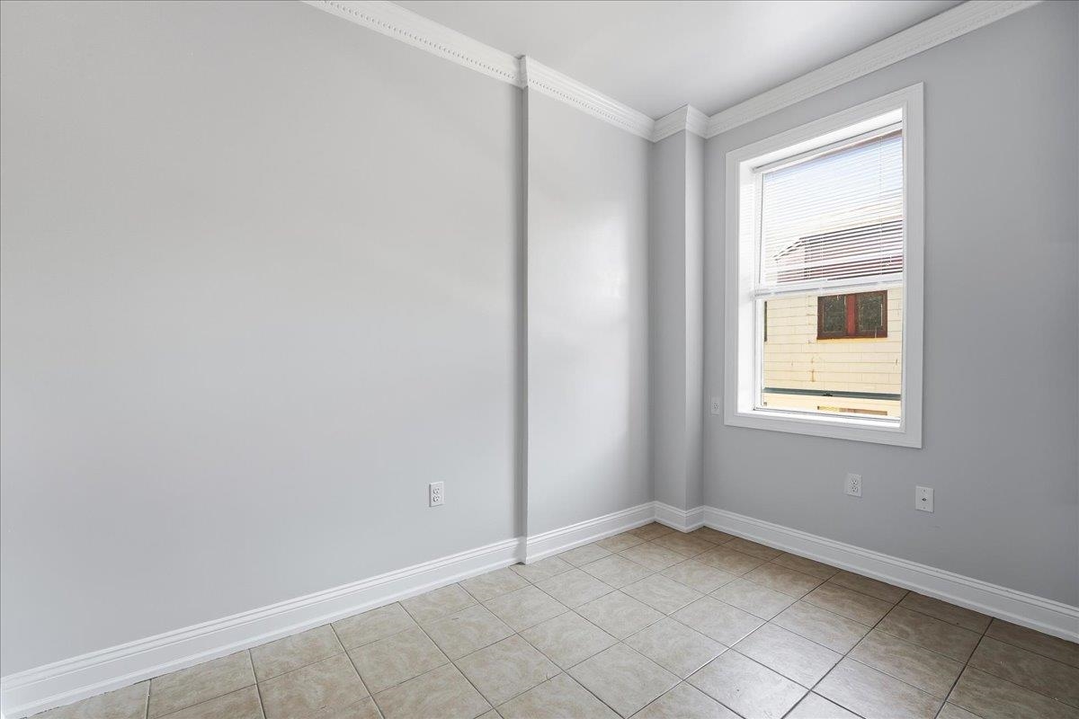 3-5 POTTER PL Unit: 5B