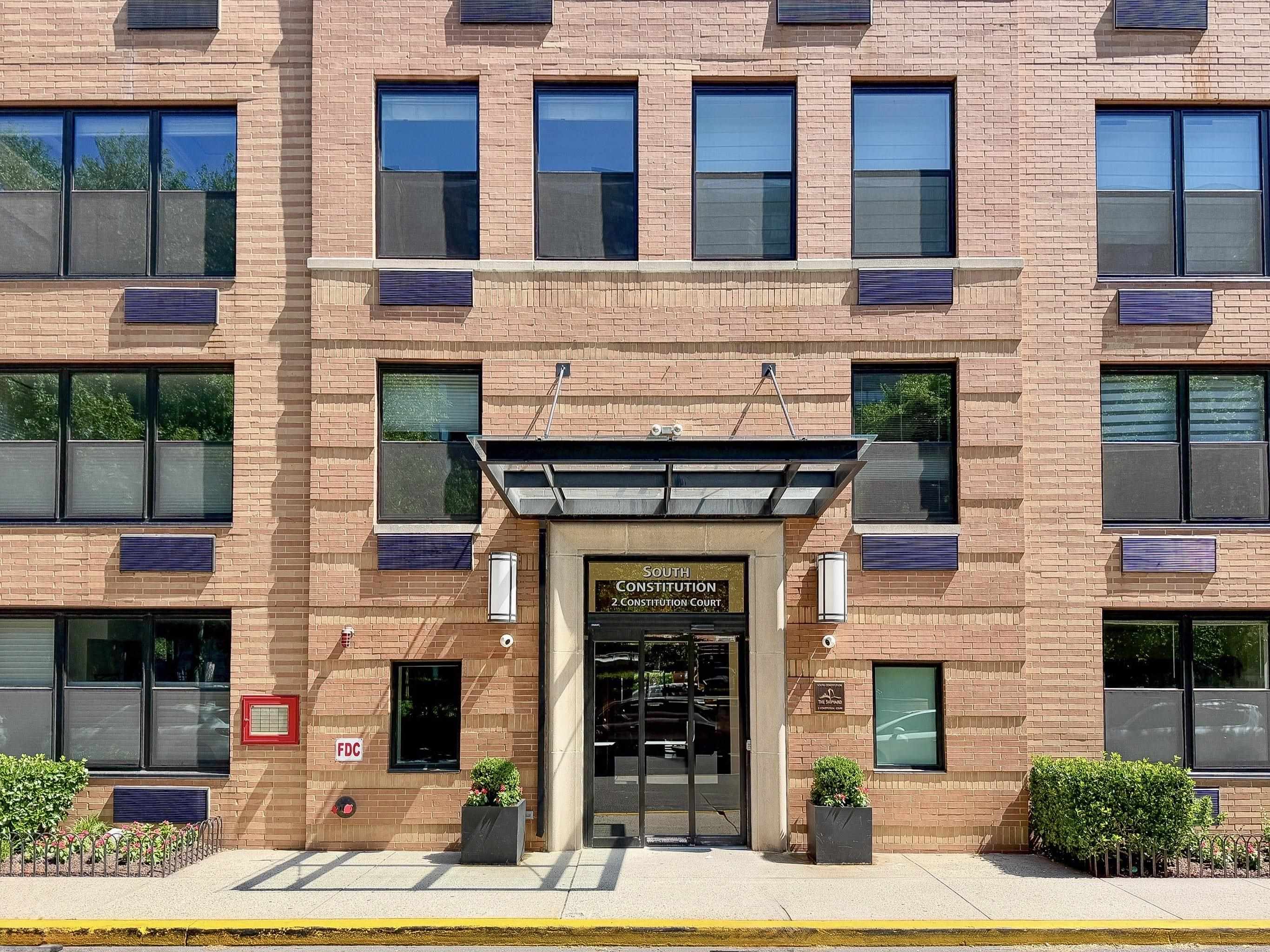 2 CONSTITUTION CT Unit: 302