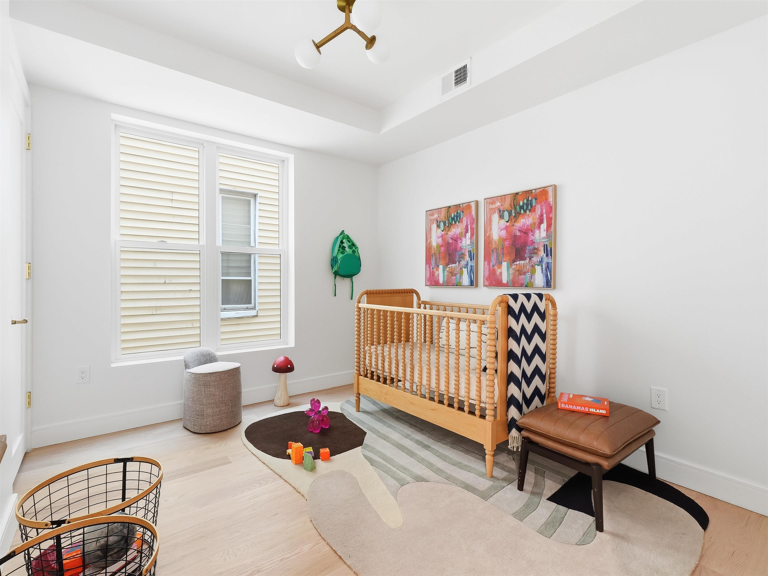 1123 SUMMIT AVE Unit: 2