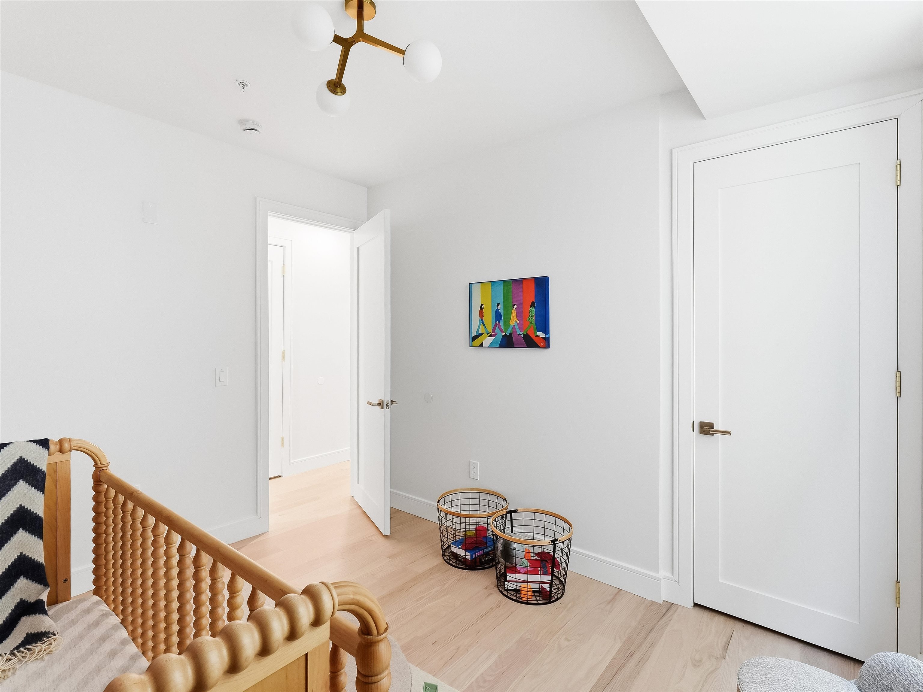 1123 SUMMIT AVE Unit: 2